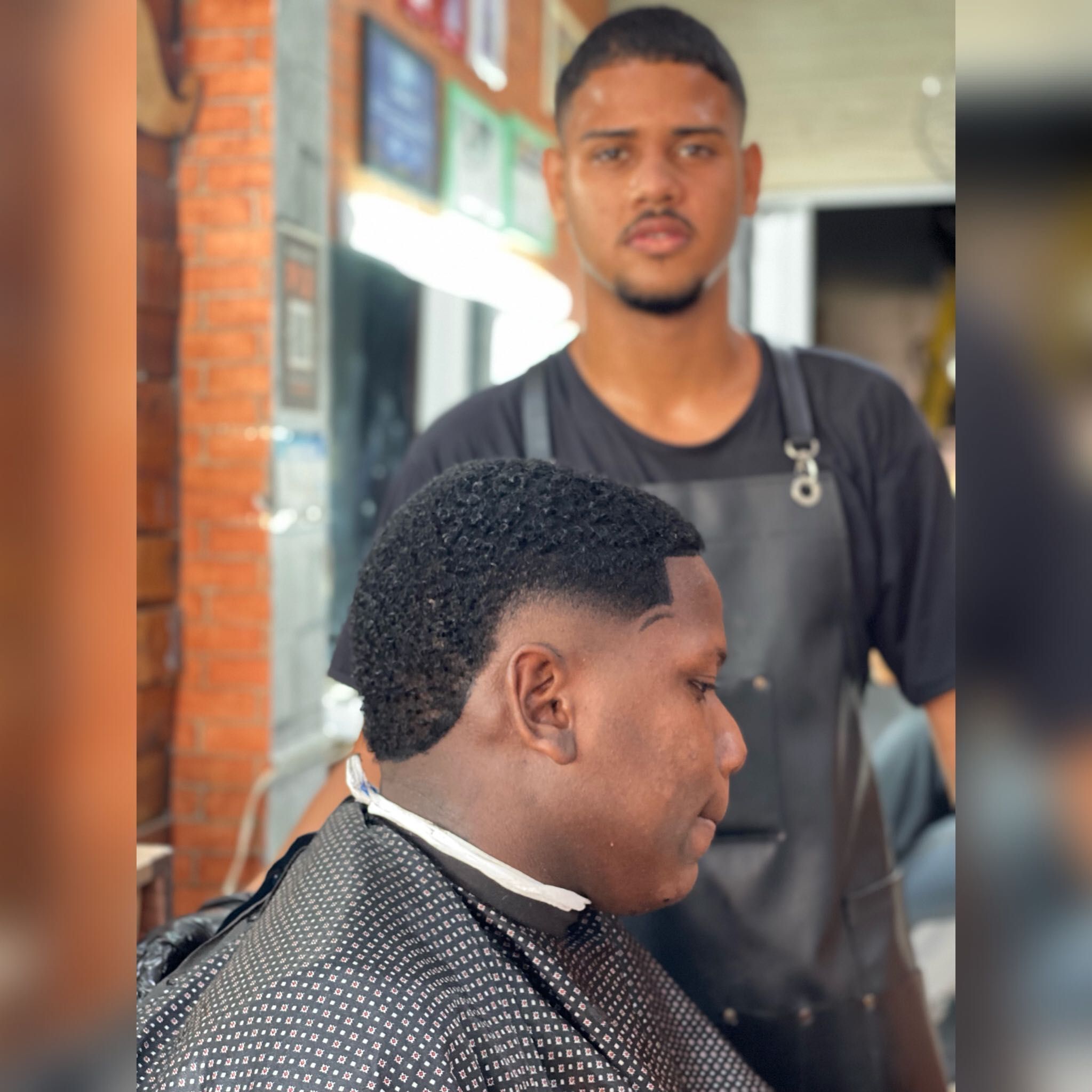 Juan barber - Vinycorts Barbershop