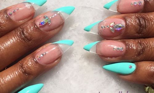 Chào mừng đến với các tiệm Nail Oshawa! Năm 2024 sẽ là năm của sự phát triển và nâng cao chất lượng dịch vụ. Với sự chăm sóc kỹ lưỡng của các chuyên gia, quý khách sẽ có được một vẻ đẹp mãn nhãn từ bộ móng tay của mình. Hãy đến và trải nghiệm!