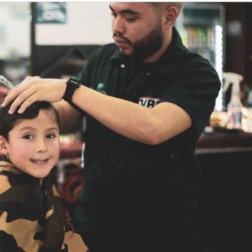 Rolando Plata - Victorios barber shop