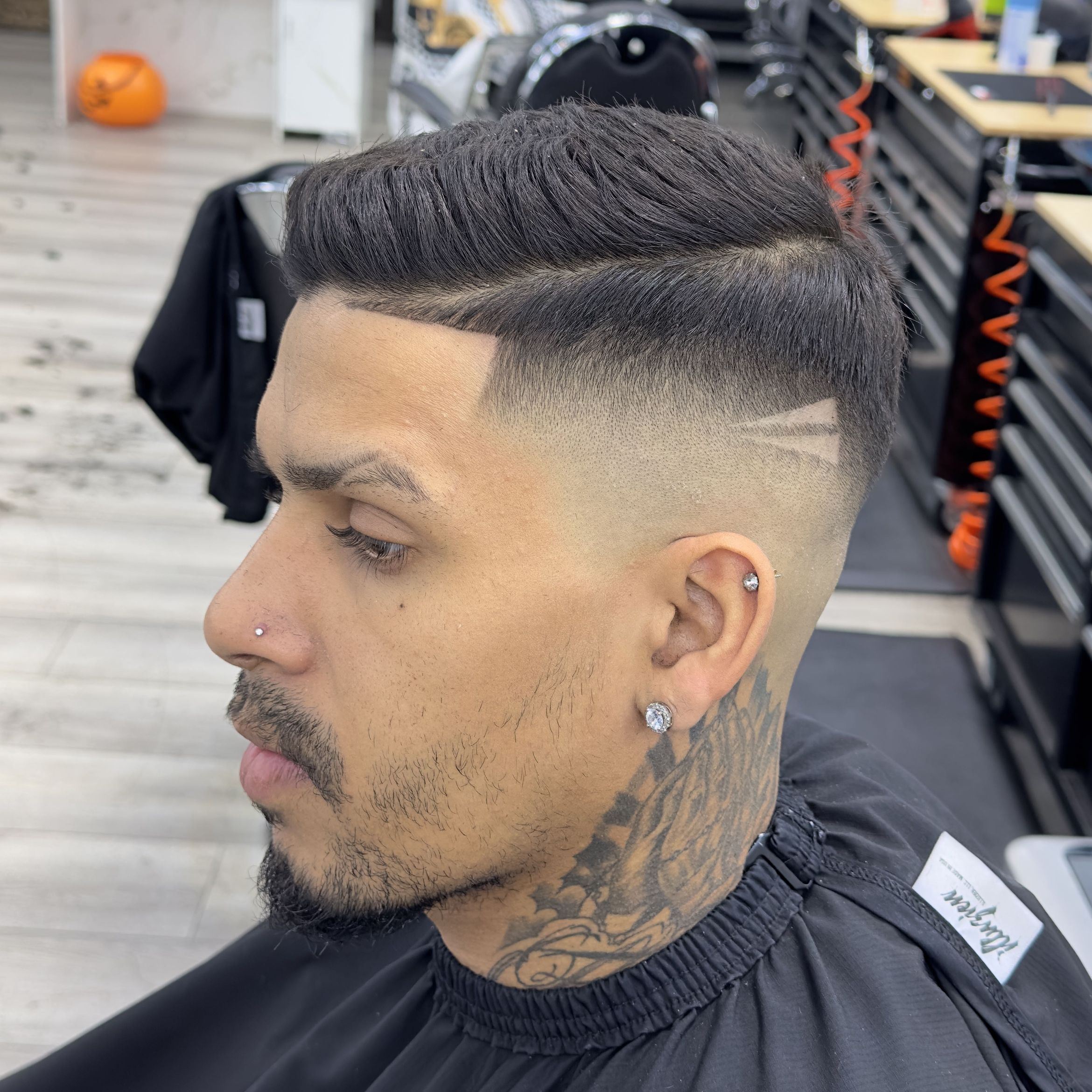 Th Barber, 6400 South Blvd D, Pablo's Barbershop, Charlotte, 28217