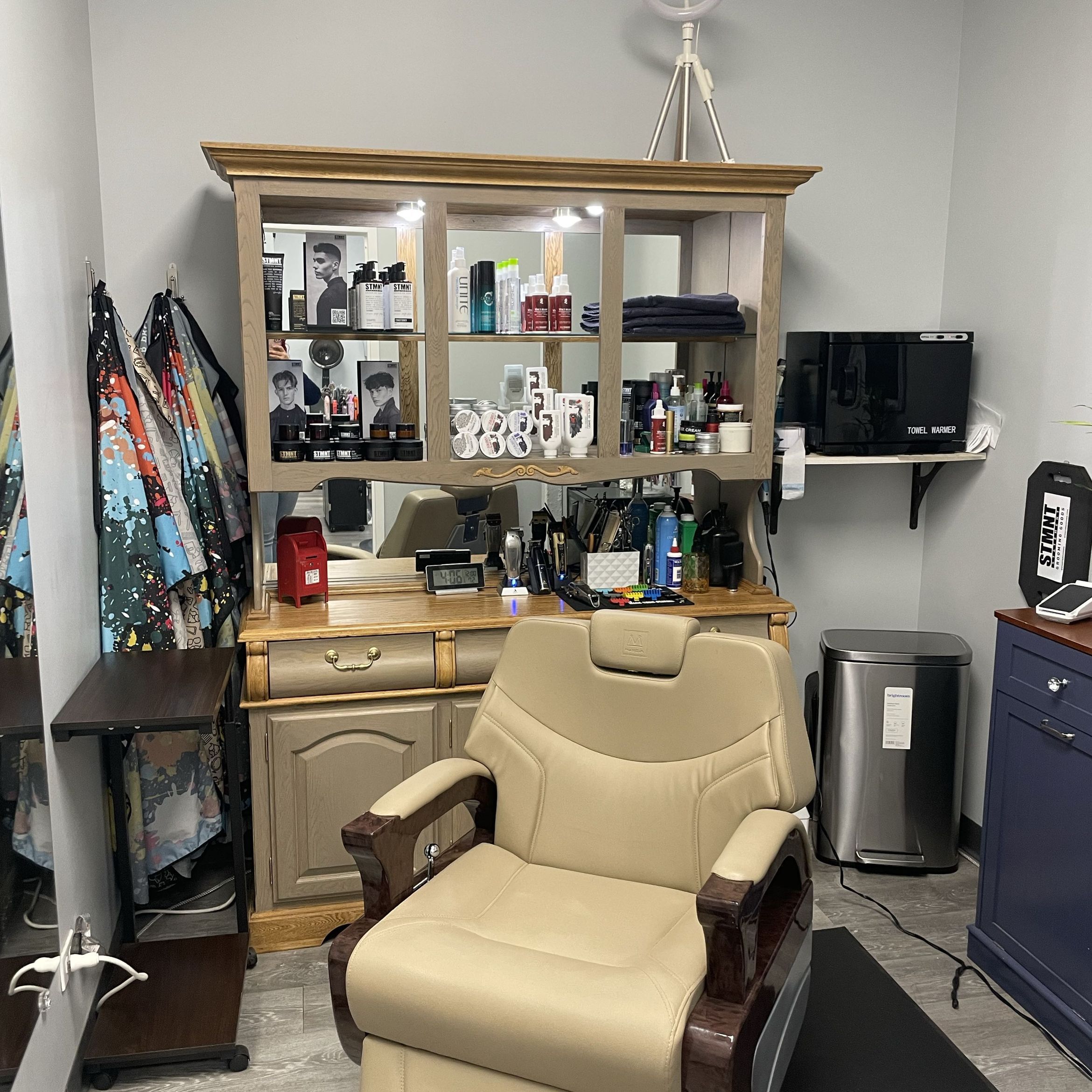 Elizabeth Scott Salon And Spa, 229 w dundee, Buffalo Grove, 60089