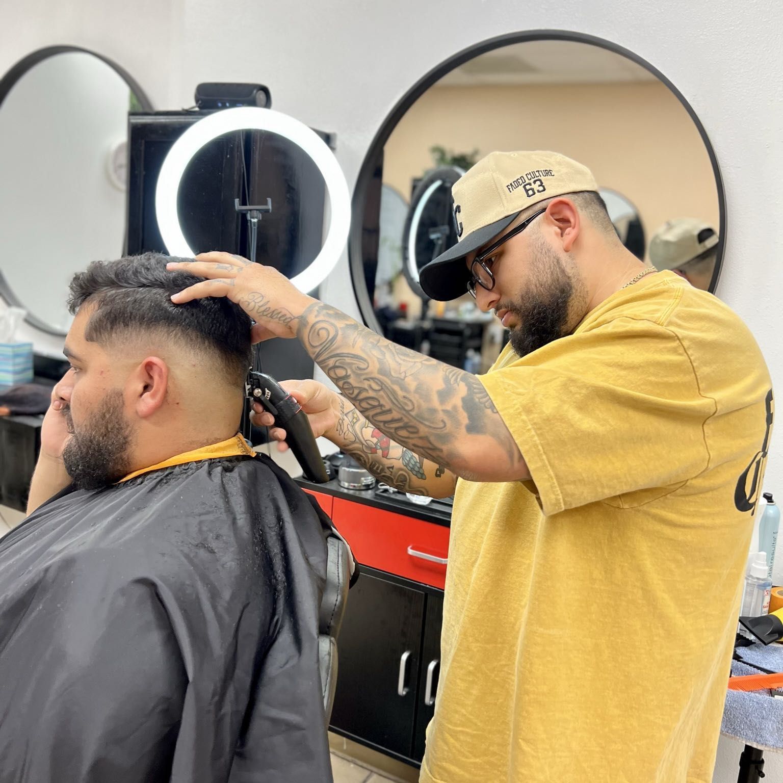 Dfadez Barbershop, 220 W Hillside Rd, Laredo, 78041