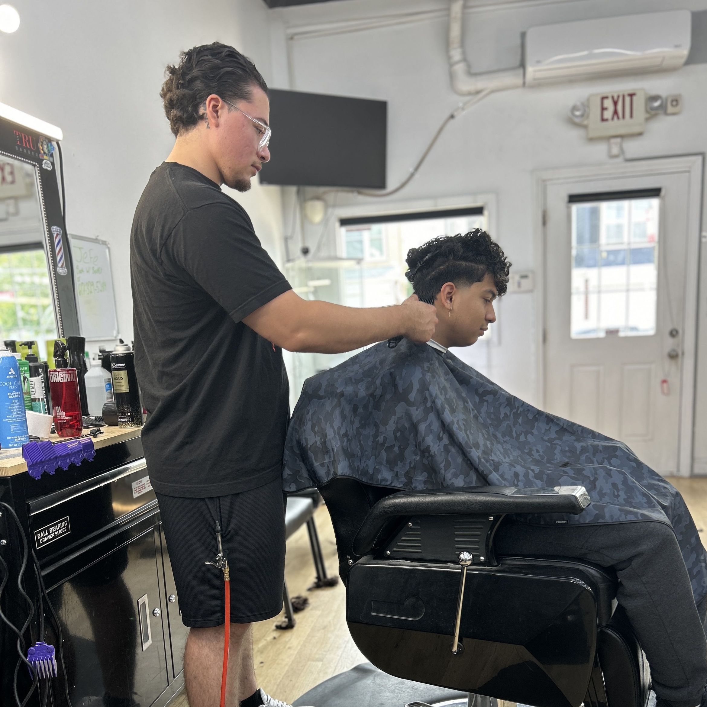 Jefe Cuts, 2 malden st, Everett, 02149