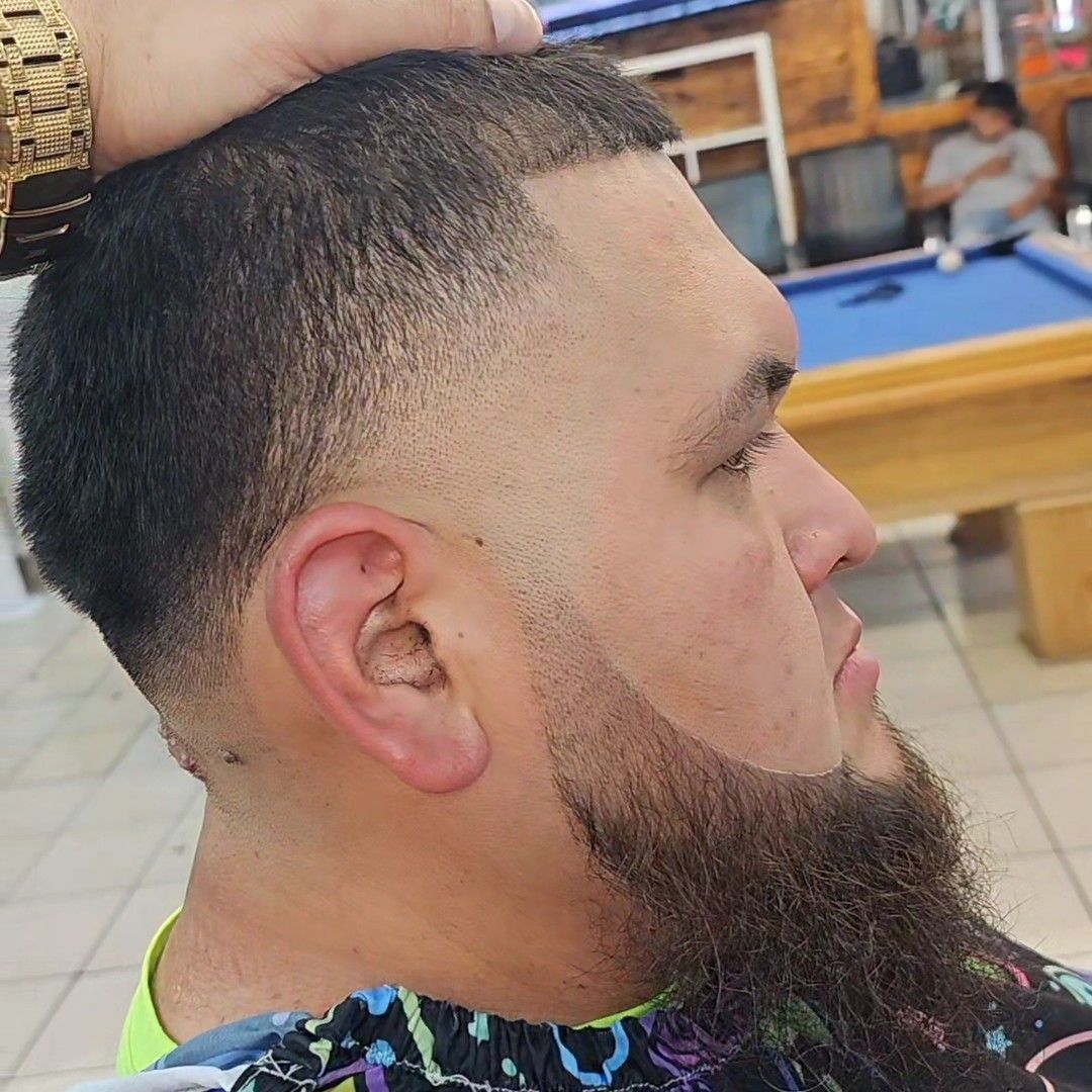 MB BARBERSHOP, 242 E Crosstimbers St, Houston, 77022