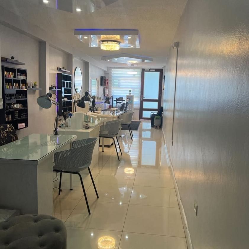 B Beauty Salón Boutique, Avenida Amalia Paoli, Toa Baja, 00949