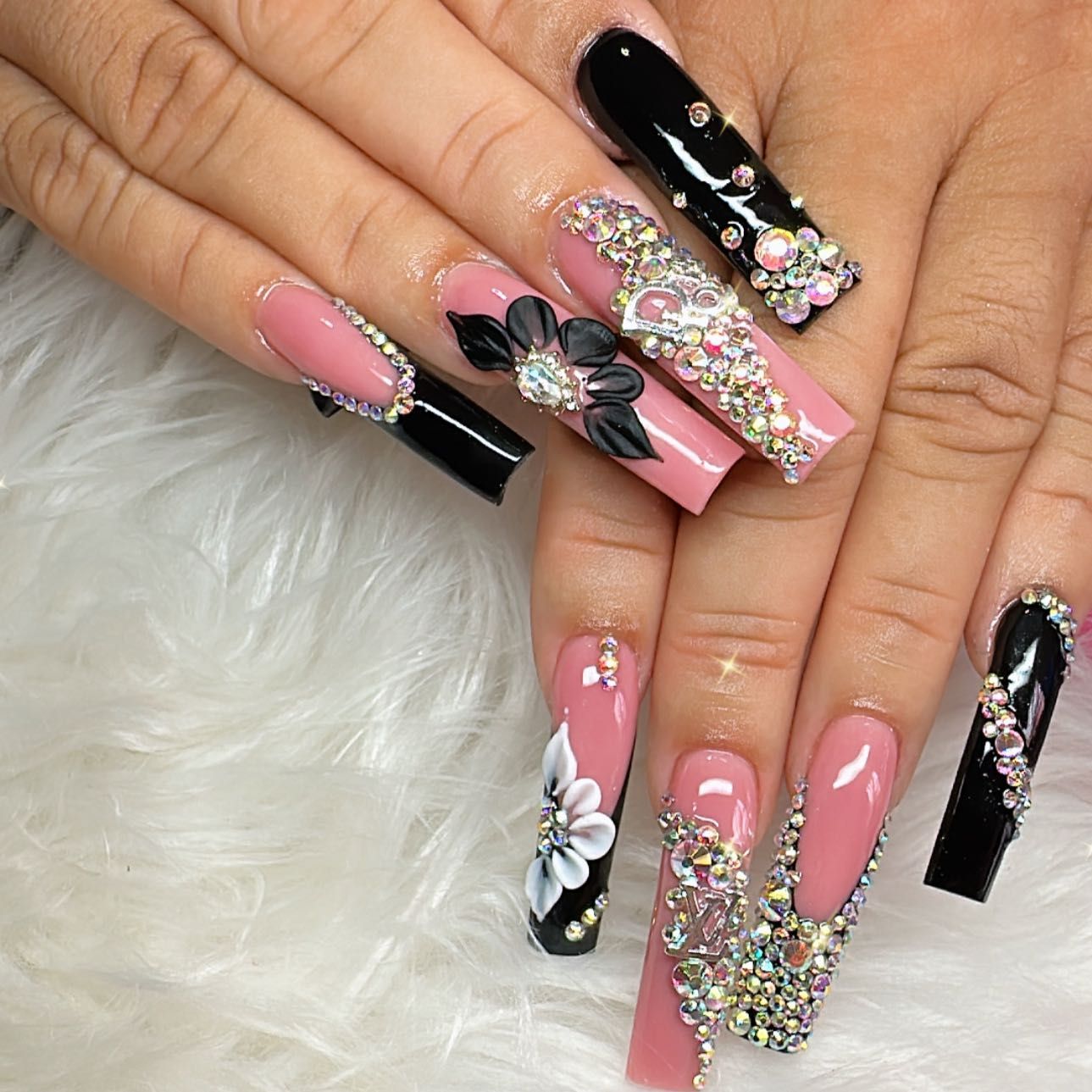 Josmairy nails, 525 Essex St, Lawrence, 01840