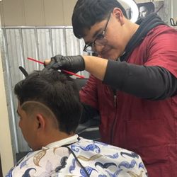 Cuts by Isaac, 7708 Parallel Parkway, Kansas City, 66112
