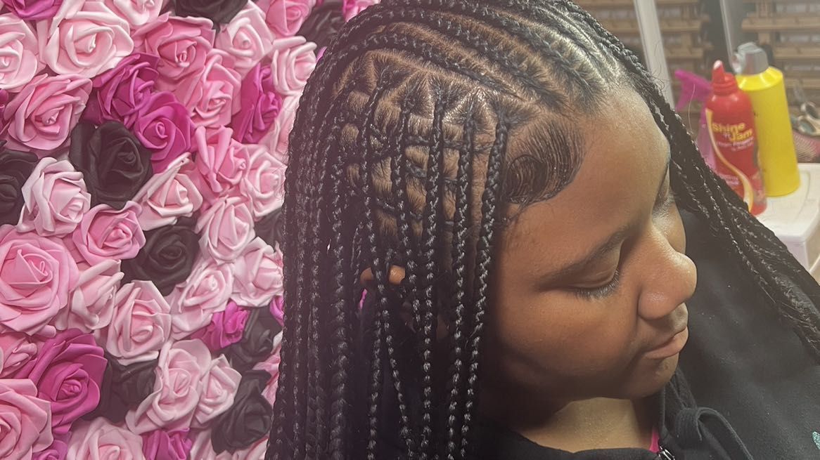 https://d2zdpiztbgorvt.cloudfront.net/region1/us/1090759/biz_photo/0964e7e5a50947b2b99d2c05d7158a-alexis-braids-biz-photo-cec92fdf7ac541ddac7a18d63f96f9-booksy.jpeg?size=640x427