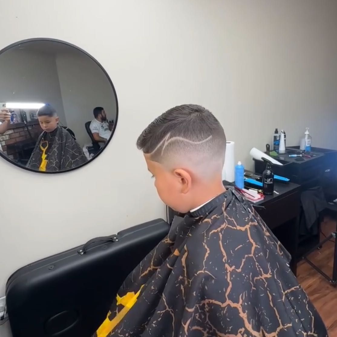 Rivas Barber, 9750 SW Lookout Ter, Apartamento D, Beaverton, 97008