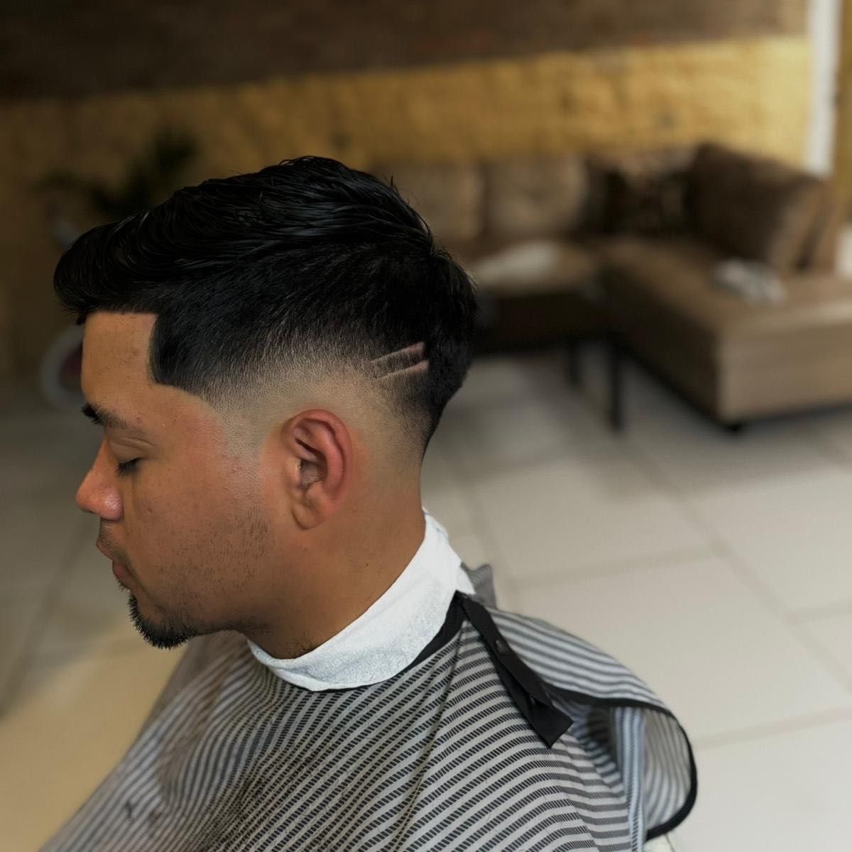 Martinez Barber, 2858 s st Louis ave, 2858, Chicago, 60623