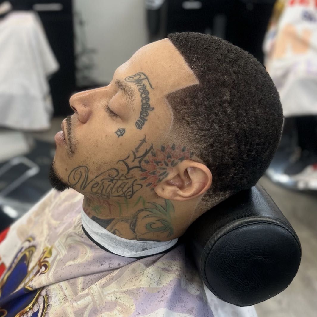 Chamo Barber 🇻🇪💈⚡️, 5700 W Market St, Greensboro, 27409