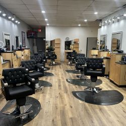 “Barbershop Rosas de Cristal” Erick Barber 💈, 4213 Westview Center Plz, 4213 Westview Center Plaza  Rosas DE Cristal, Columbus, 43228