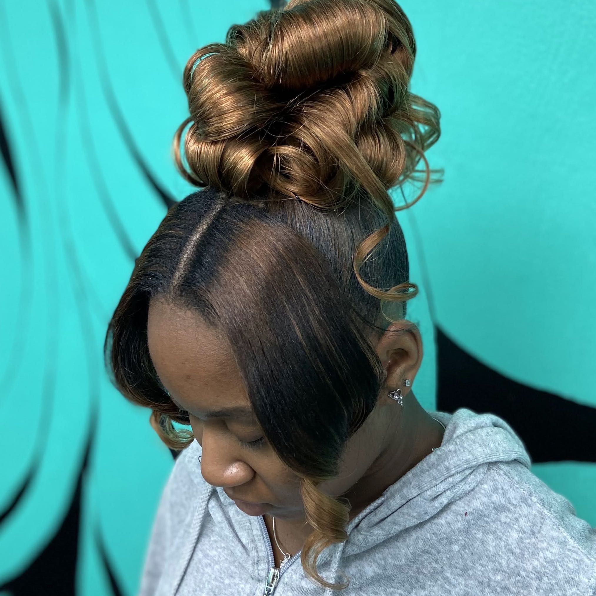 Messy Bun/Curly Bun ponytail portfolio
