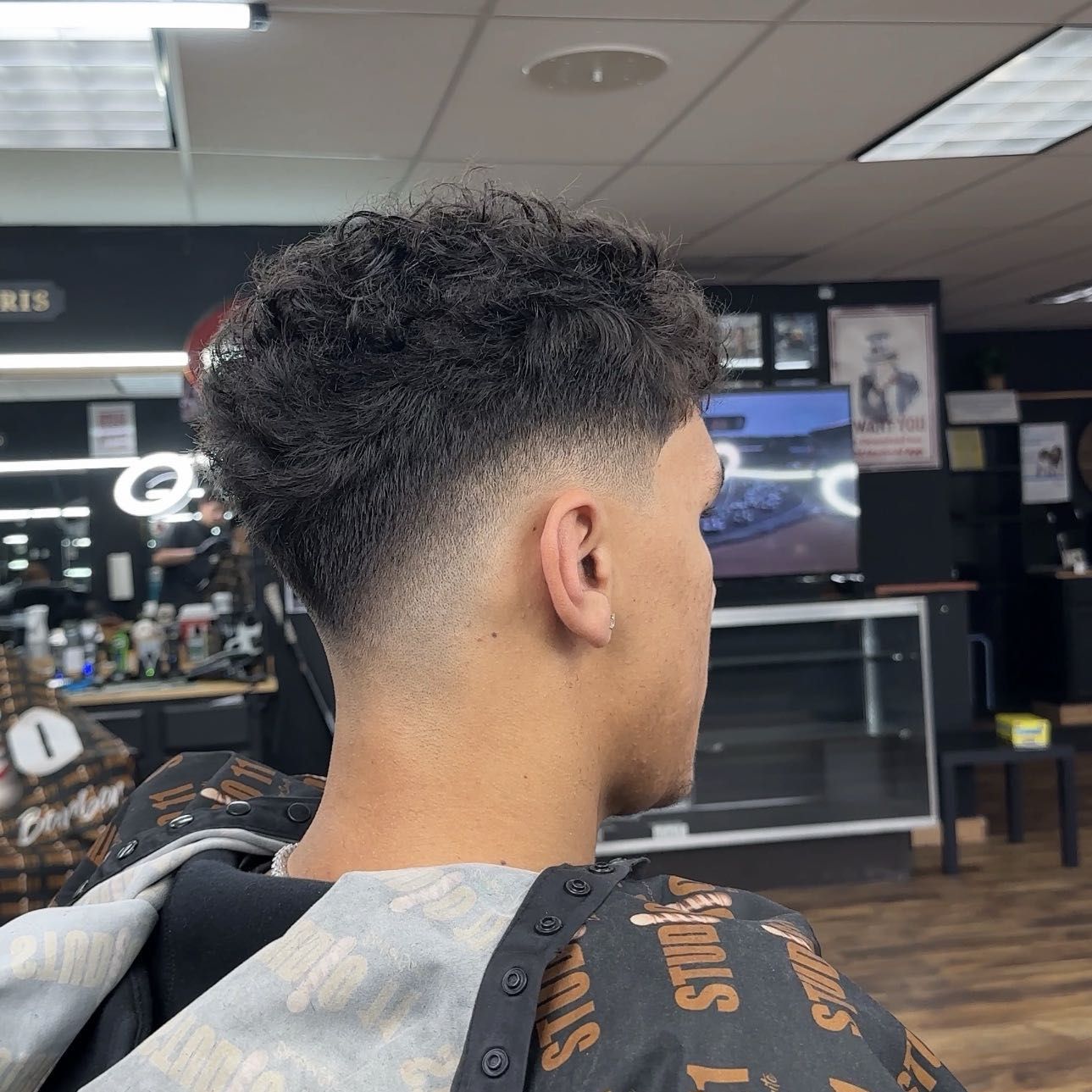 Jonny cutz, 2267 Main St, Fort Myers, 33901