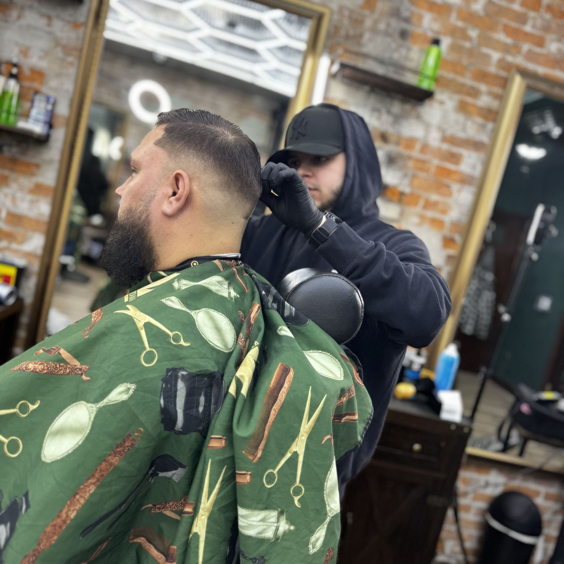 Juan The Barber, 226 w madison st, Ottawa, 61350