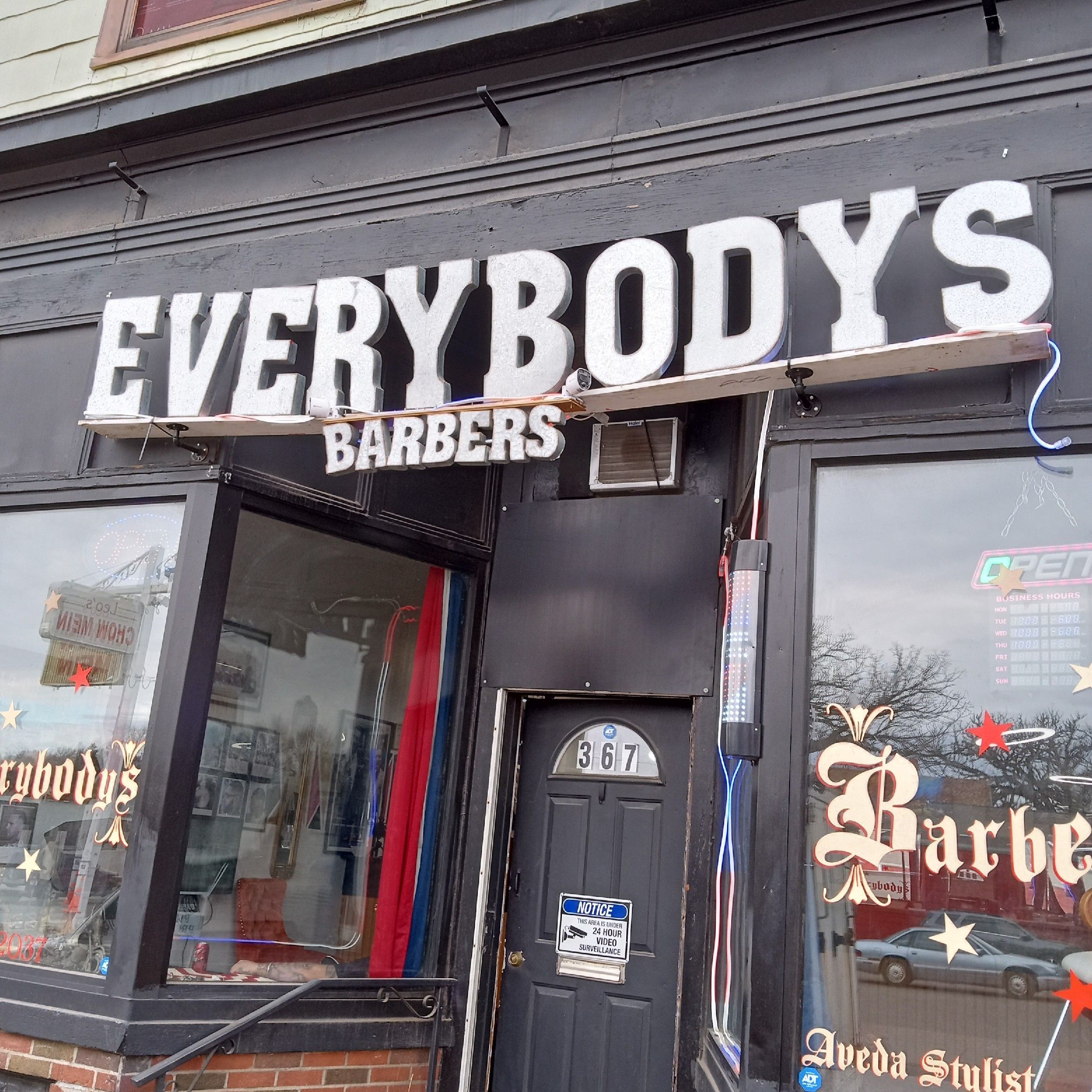 Everybody's Barbers, 367 Earl St N, St Paul, 55106