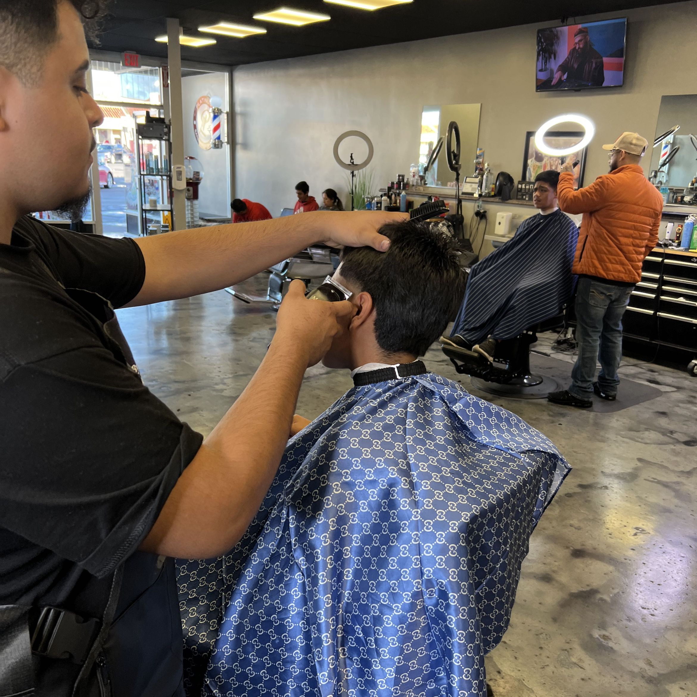 Alex Cuts, 1547 Stowell Center Plaza, Santa Maria, 93454