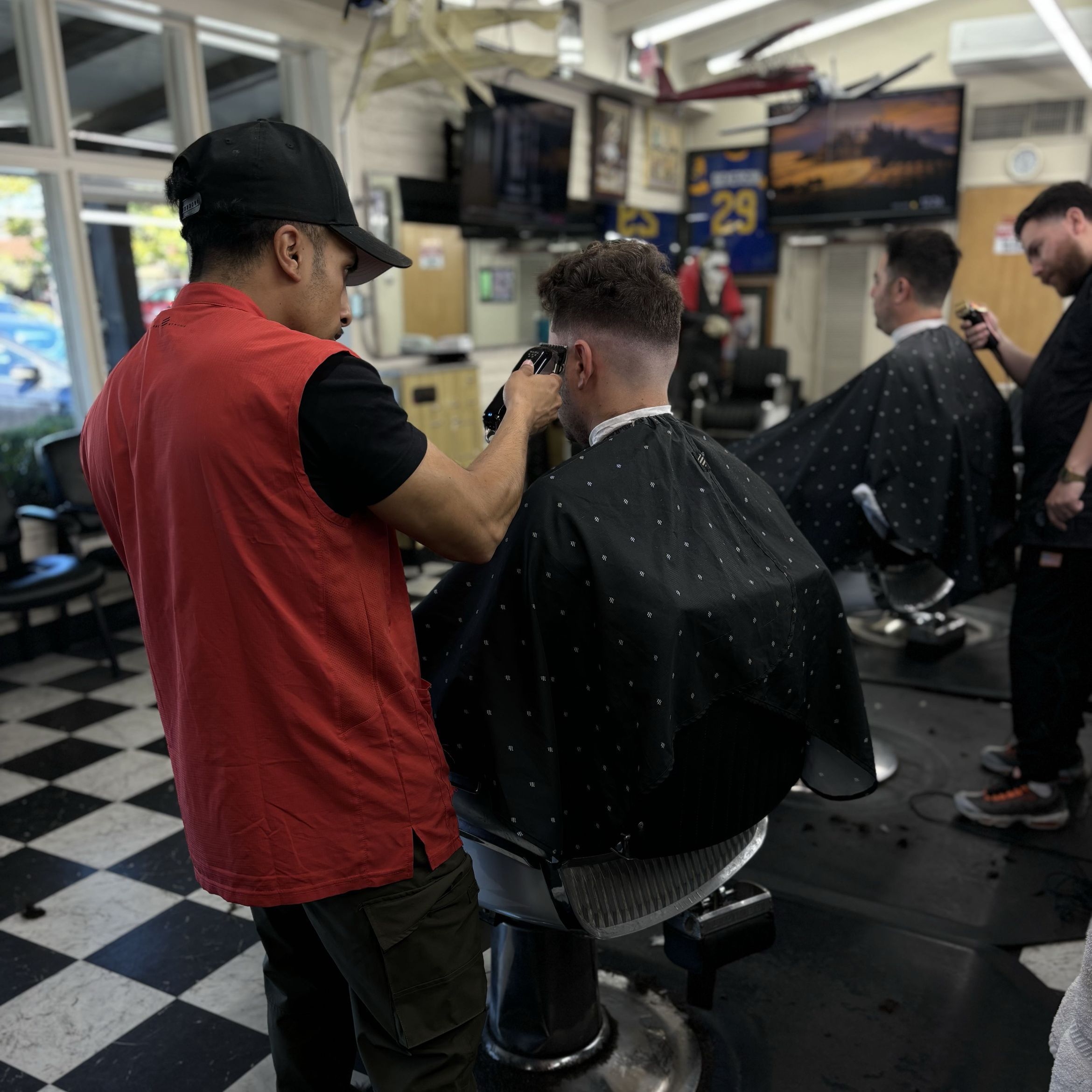 Moicutz, 3712 Mission St, Apex barbershop, San Francisco, 94110