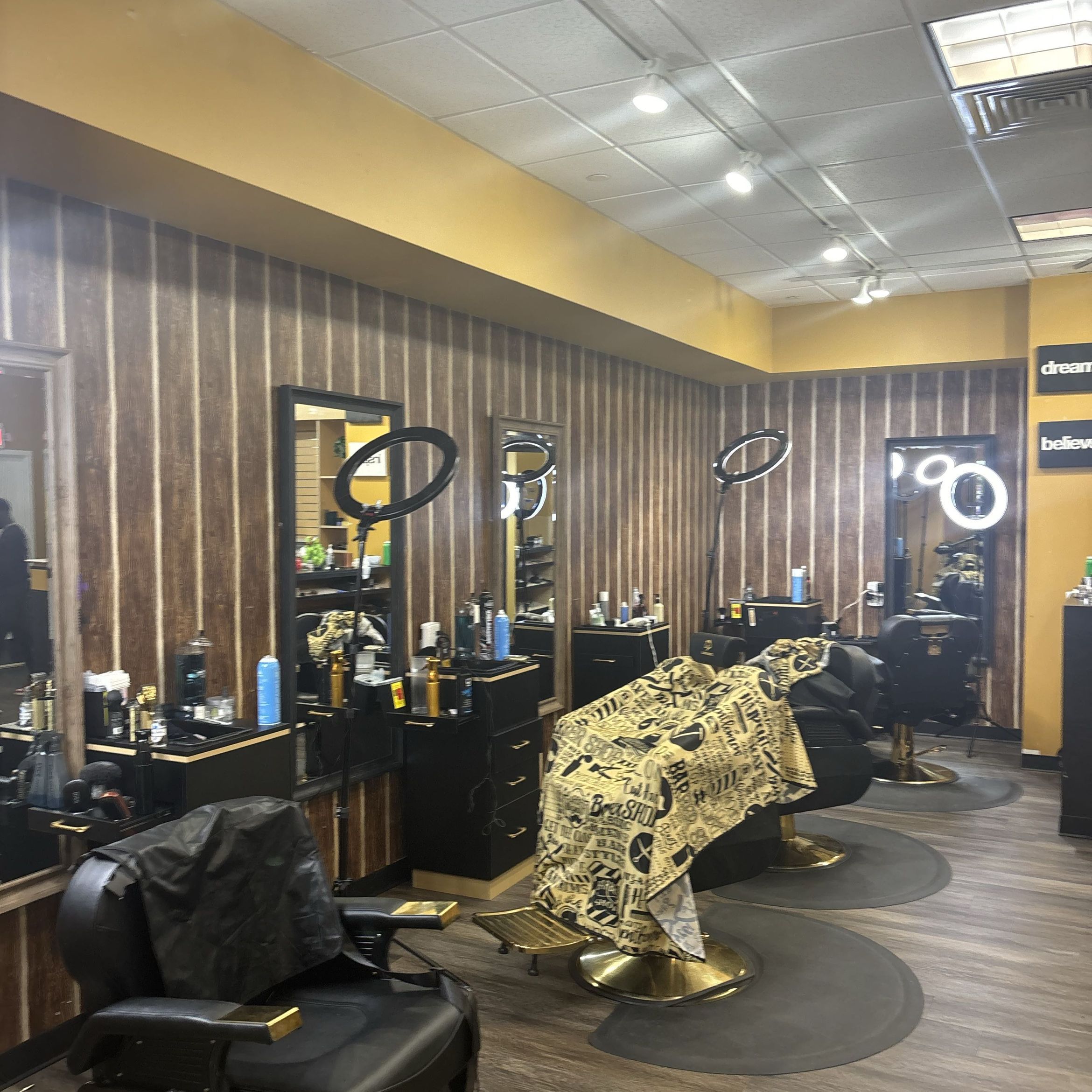 Mike The Barber, 194 Buckland Hills Dr, 1122, Manchester, 06042