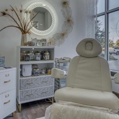 Deluxe Aesthetics Beauty Bar & Boutique, 6656 Stirling Road, 2nd Floor, Hollywood, 33024