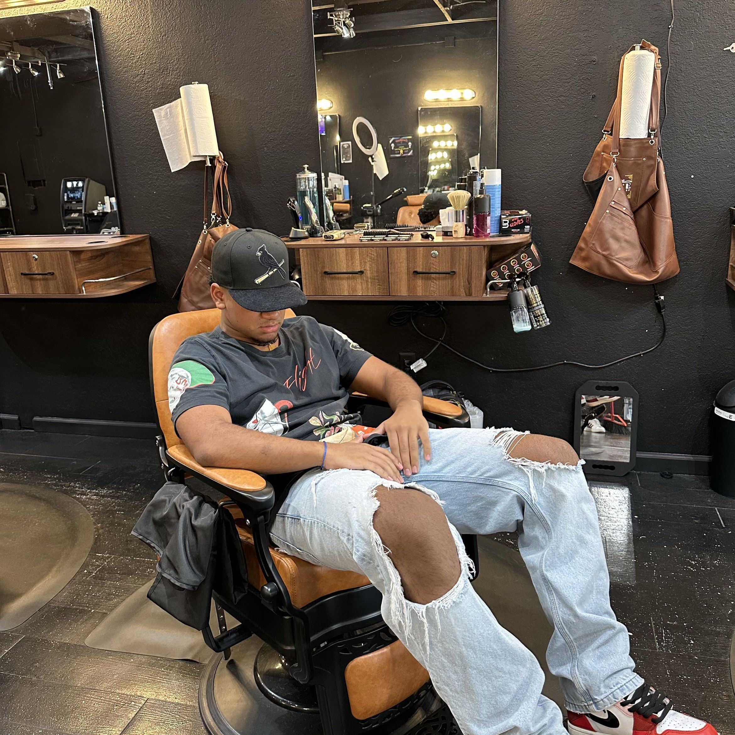 Bracho_cuts, 176 S US HWY 17 92, Universal barbershop, Longwood, 32750