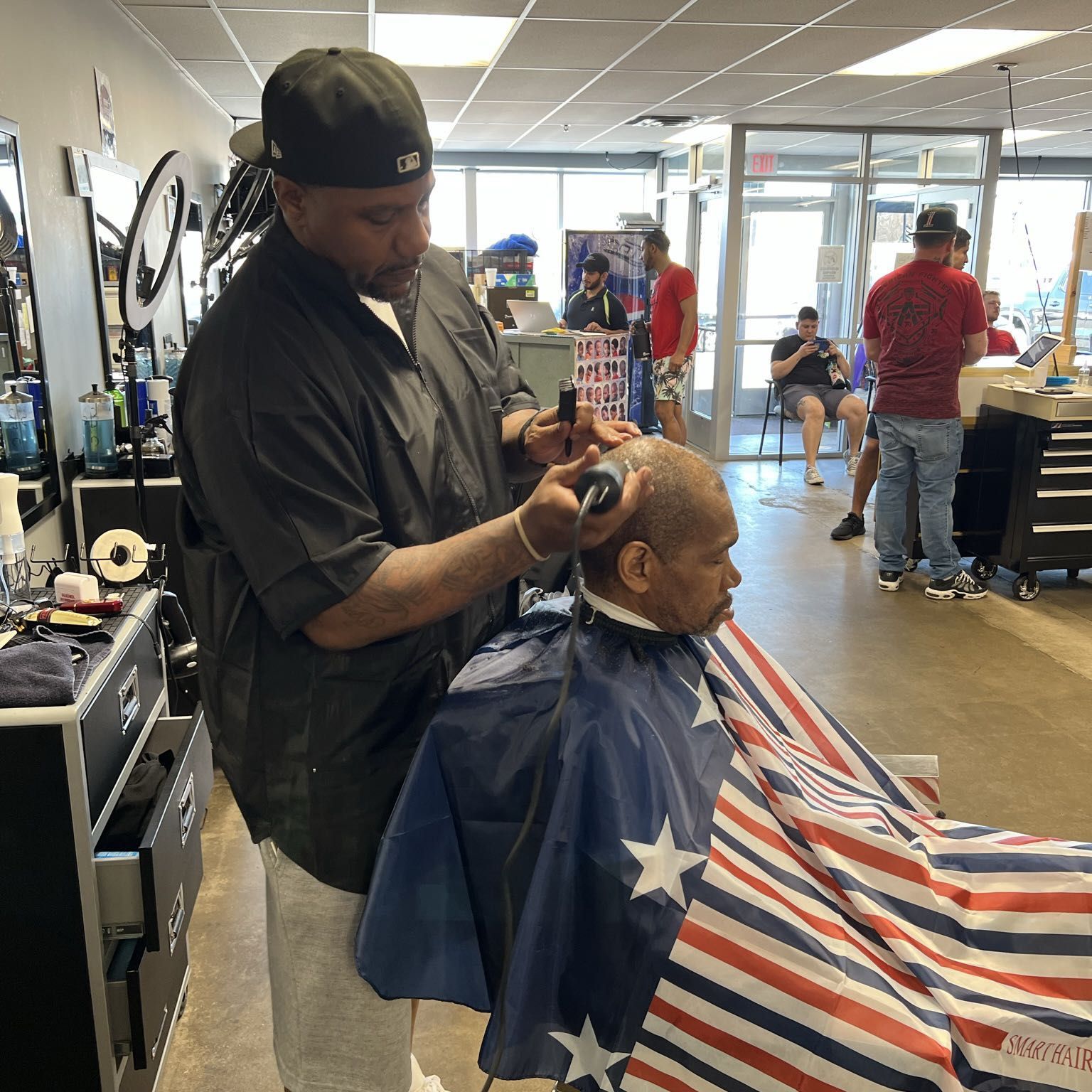 A’Nu Look Barbers, 2845 Brookdale Dr, Minneapolis, 55444