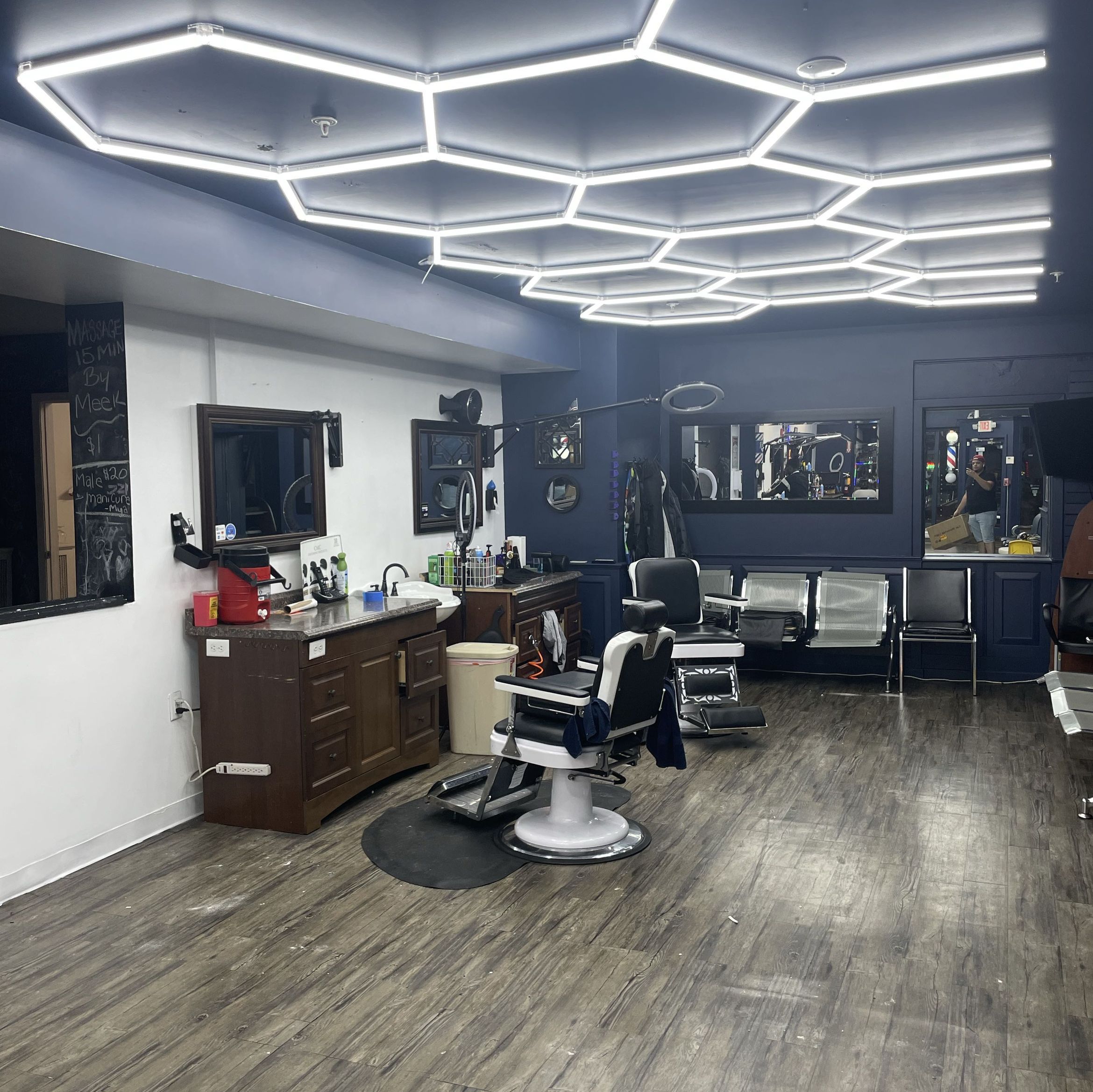 Clipper’s barbershop, 100 N Potomac St, Hagerstown, 21740