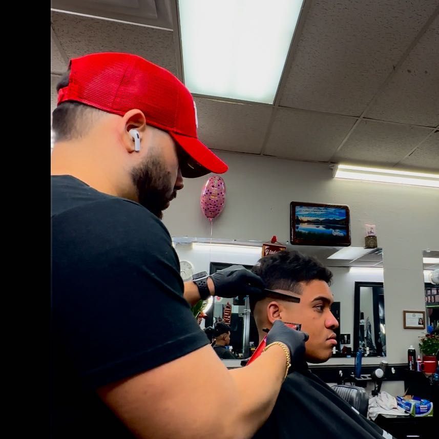 Carlos The Barber💈, 902 w Busch blvd, Tampa, 33612