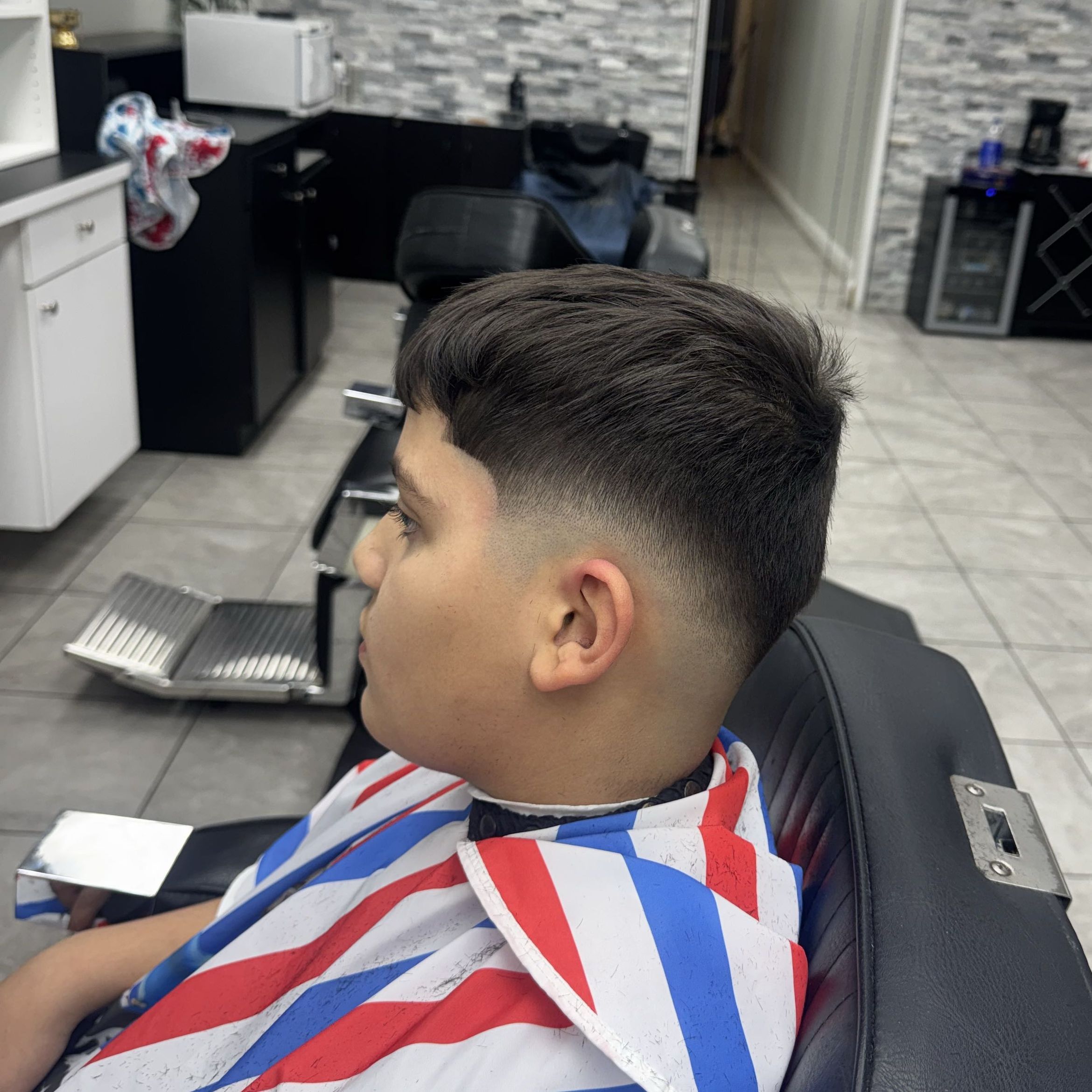 TomtheBarber, 35254 Dodge park rd, Sterling Heights, 48312