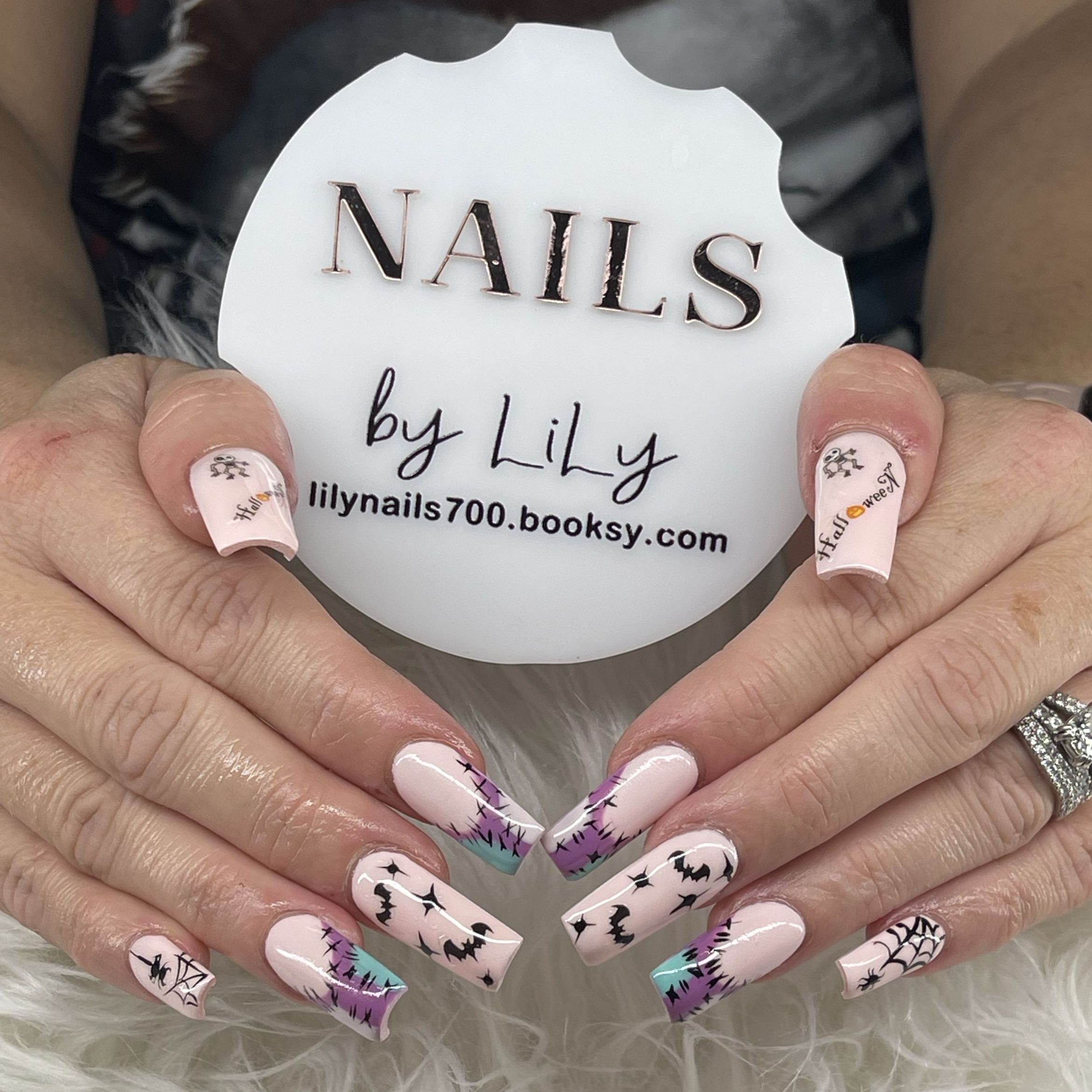 Nails & Spa By Lily( Inside Savvy Cutz Next To Food Lion ), 3545 S Church St, Burlington, 27215