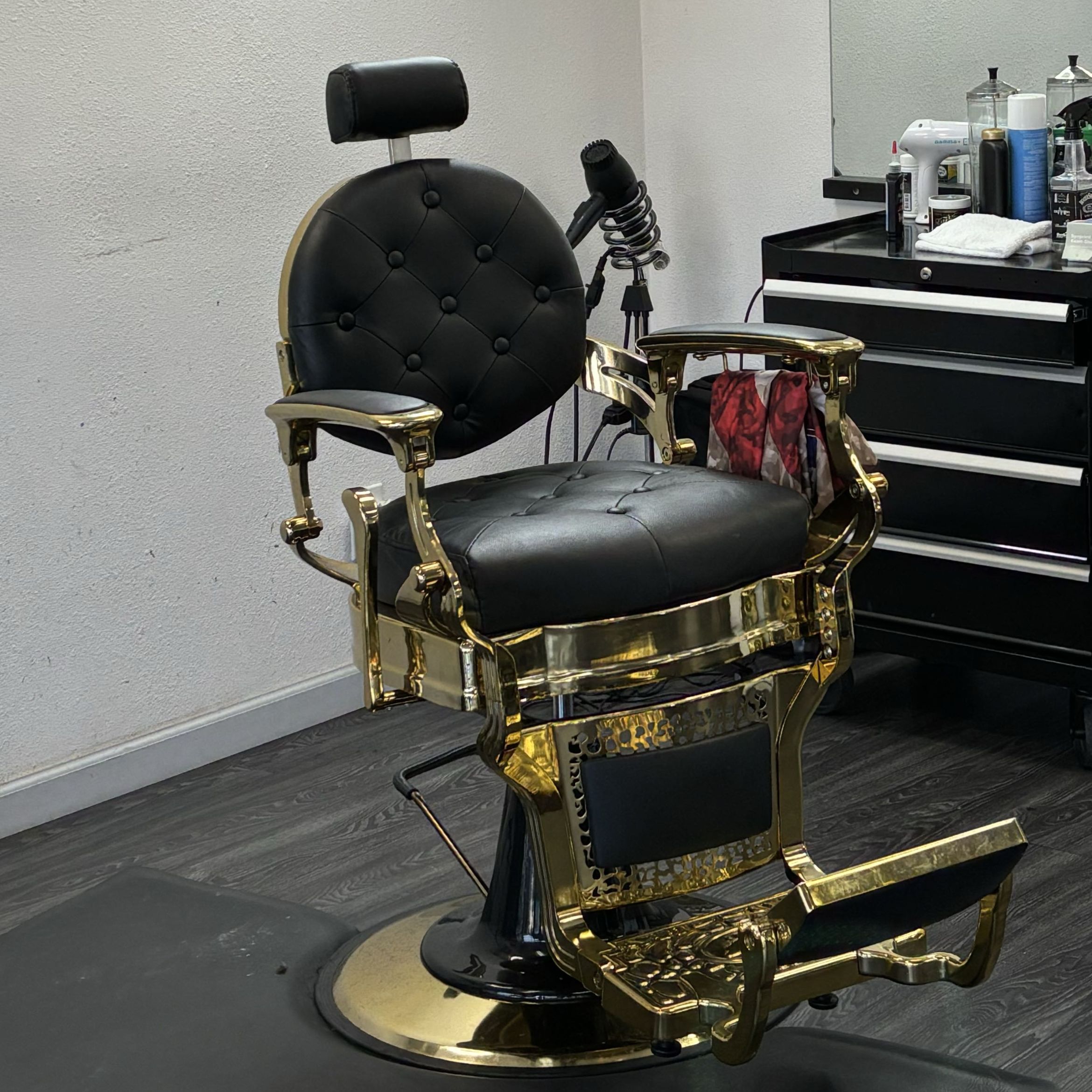 Leobarber  “colombiano”, 105 Gattis School Rd, Apartamento 105, Round Rock, 78664