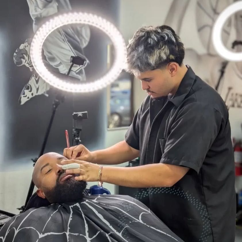 Jeffrey reyes, 2431 N Tustin Ave, clutch time cuts unit h, unit h, Santa Ana, 92705