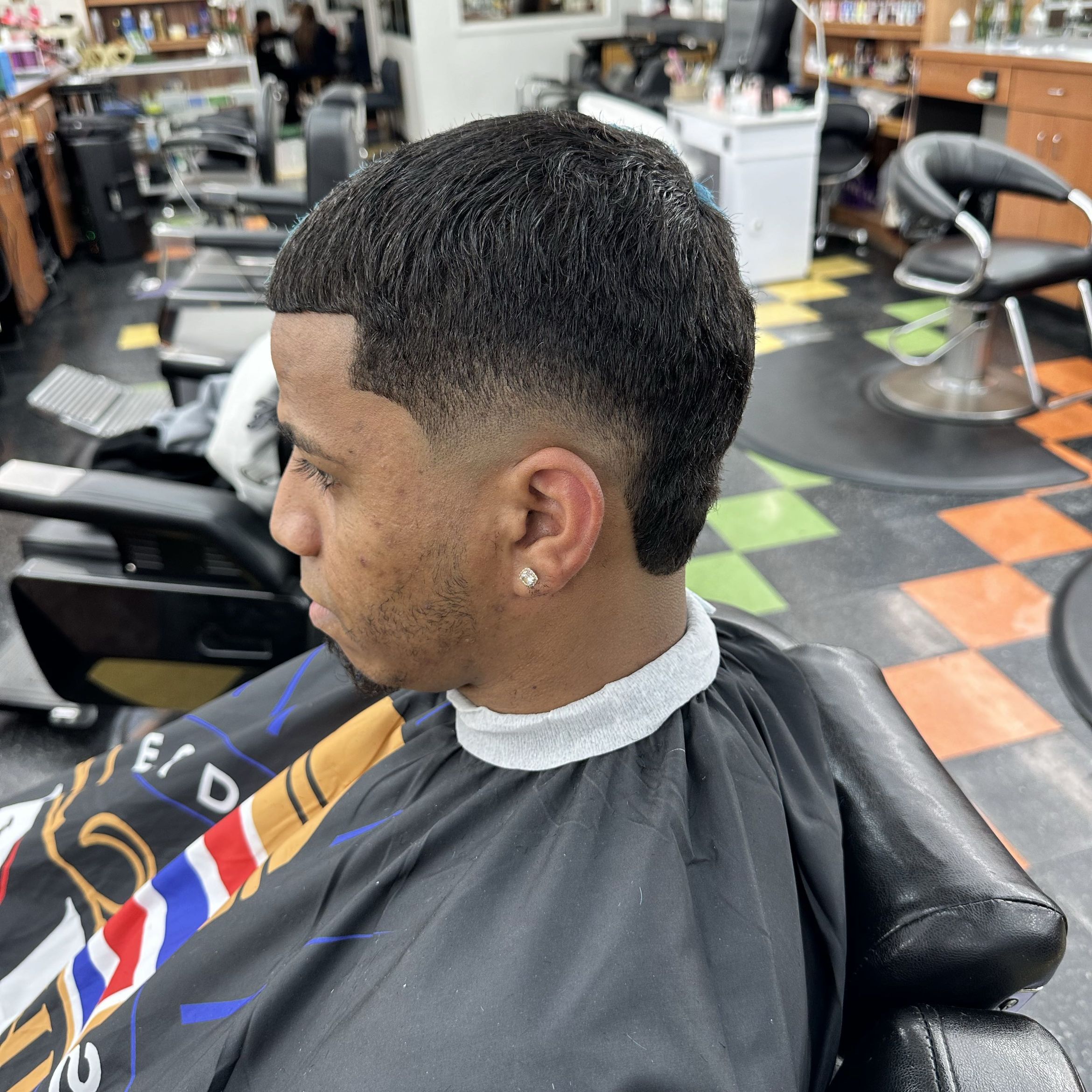 Premier Salón Barber Shop LLC, 121 Somerset St, North Plainfield, 07060