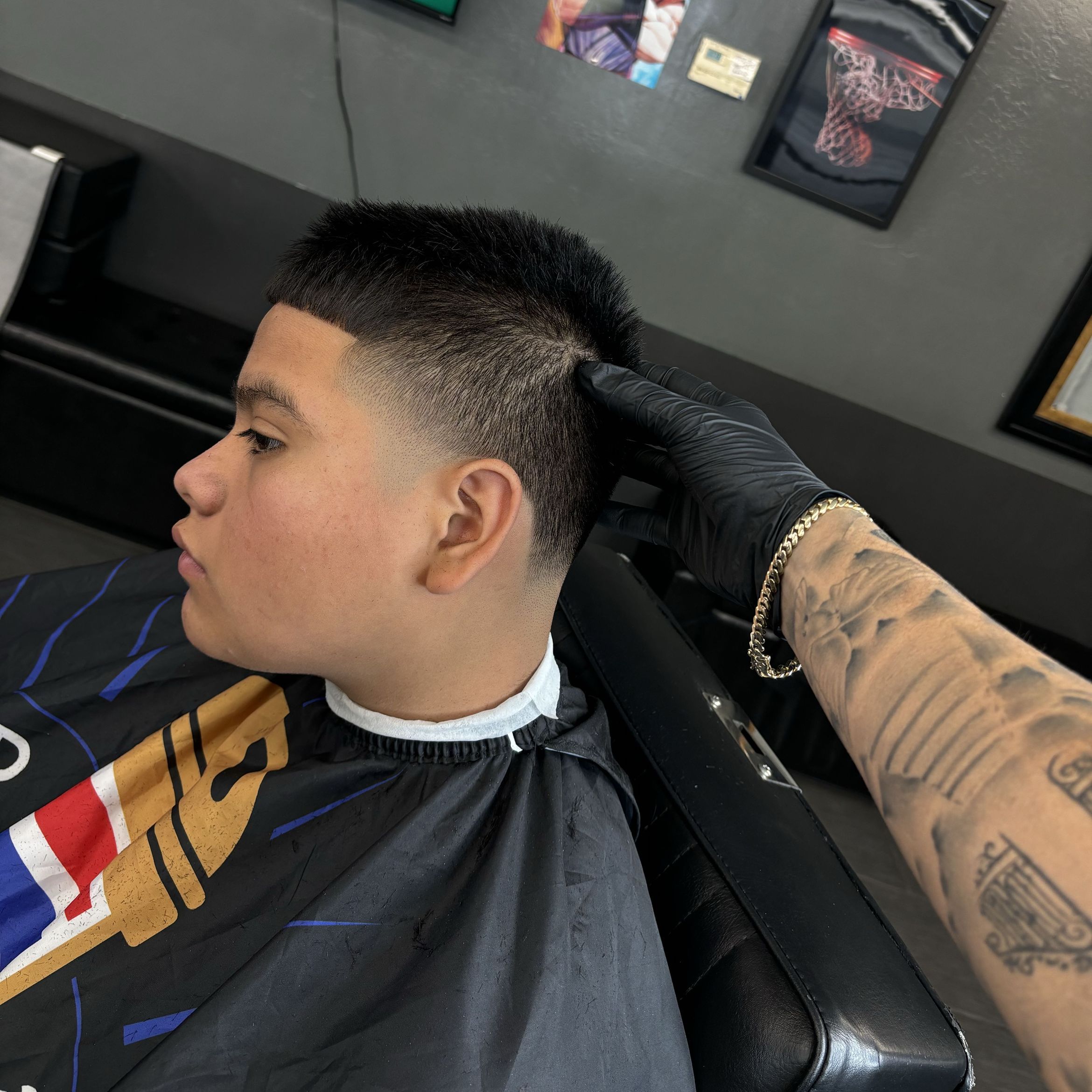 Anthxny Blend$, Ariel’s Barbershop, 10318 Main St Lamont, CA United States, Lamont, 93241