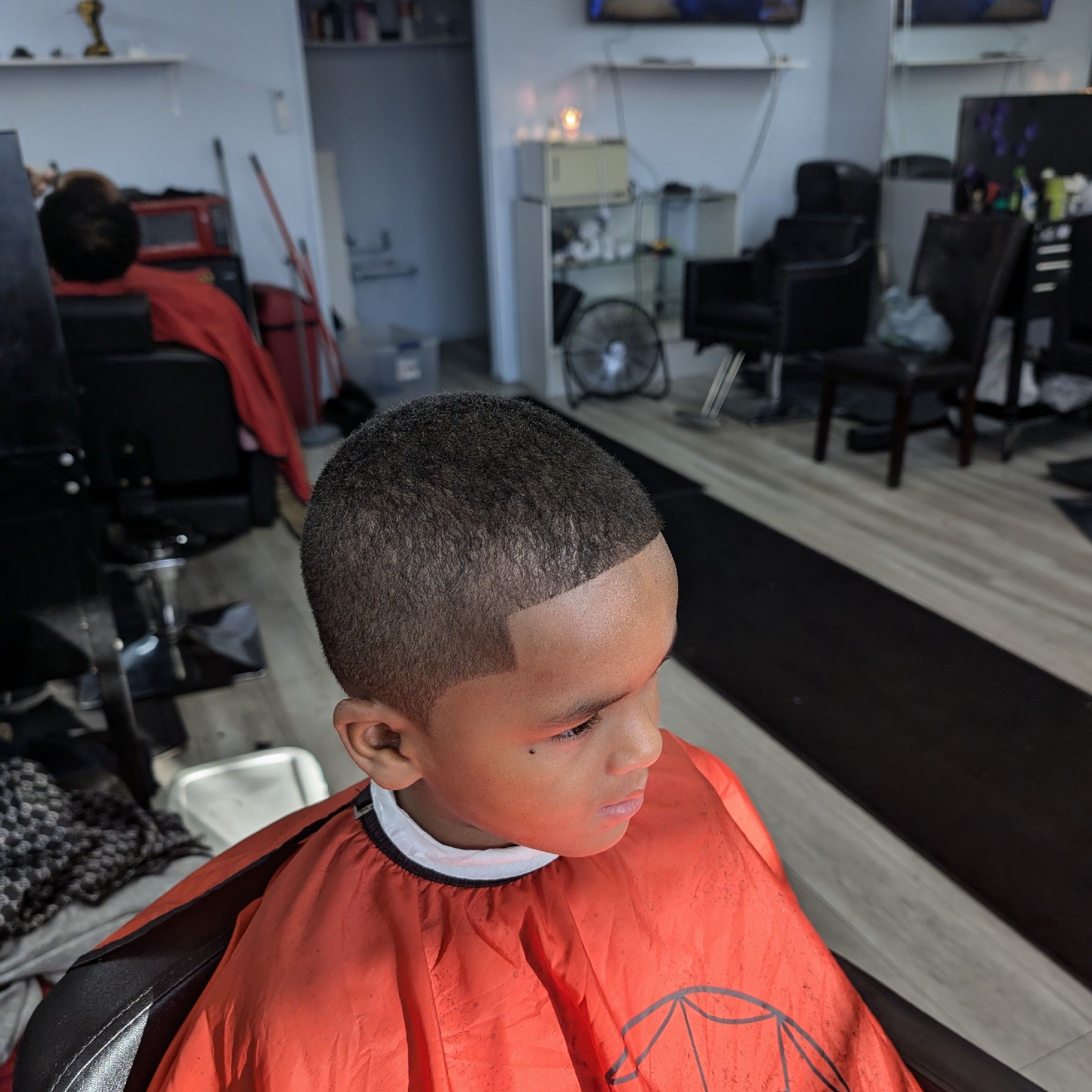 Famouskutzup Barbershop, 43644 10th St West, Lancaster, 93534