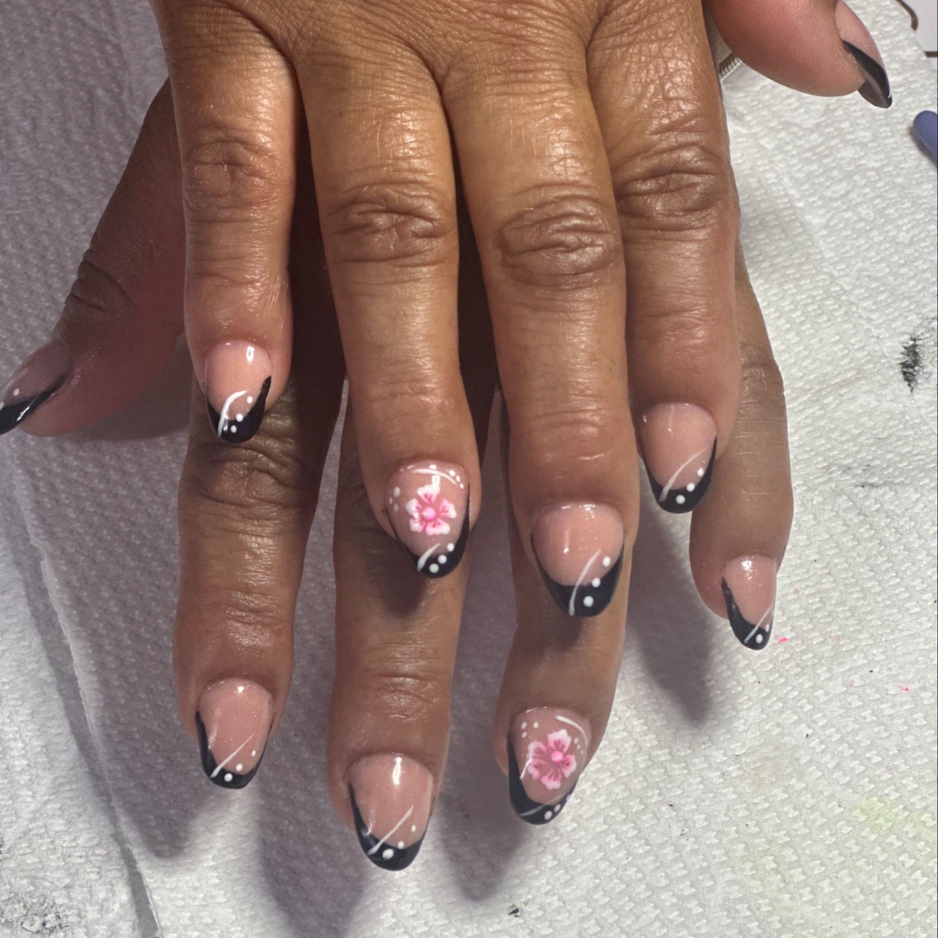 Leah’sNails, 33 Tennyson St, Carteret, 07008