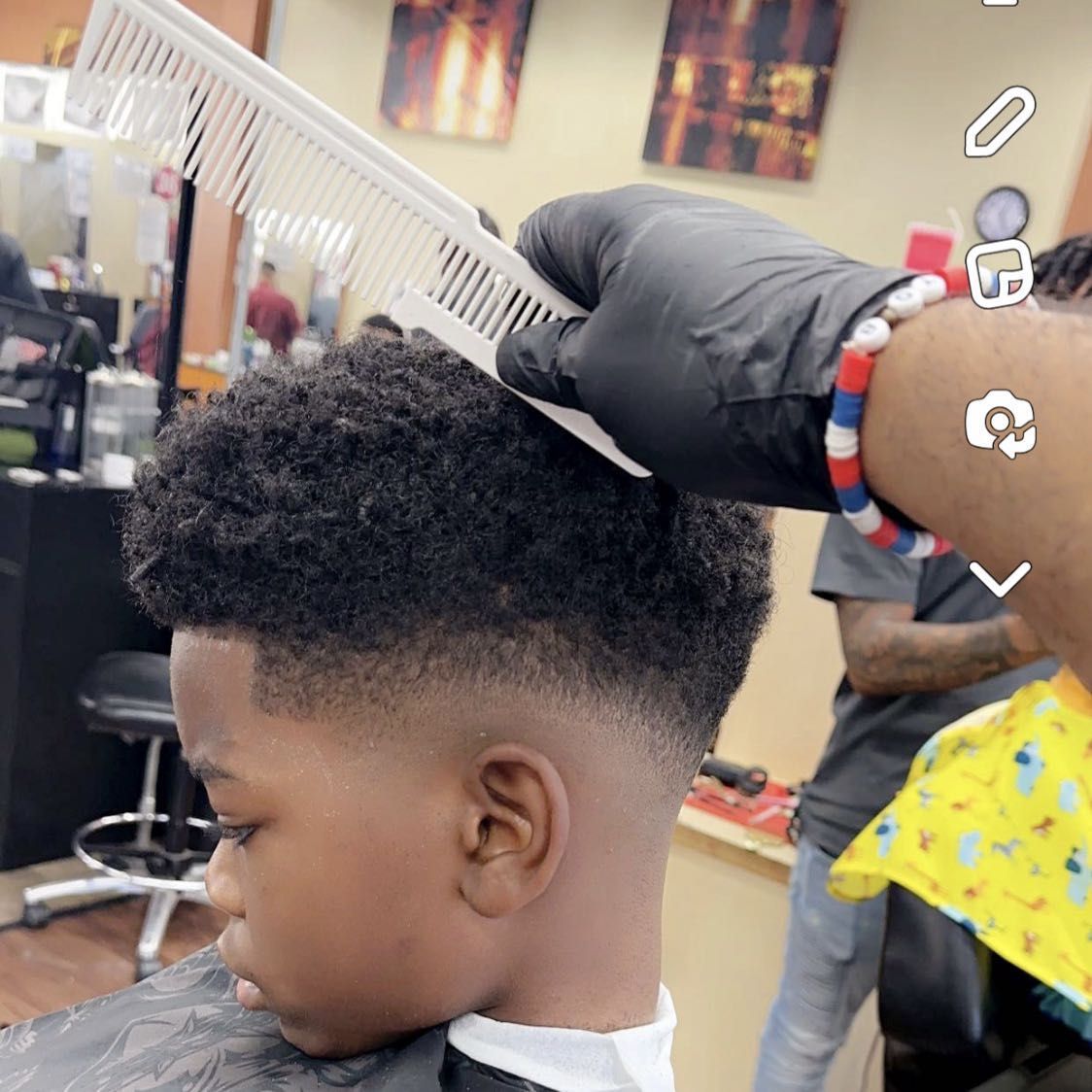 Antonio The Barber💈, 7139 Bellfort st, 7139, Houston, 77087