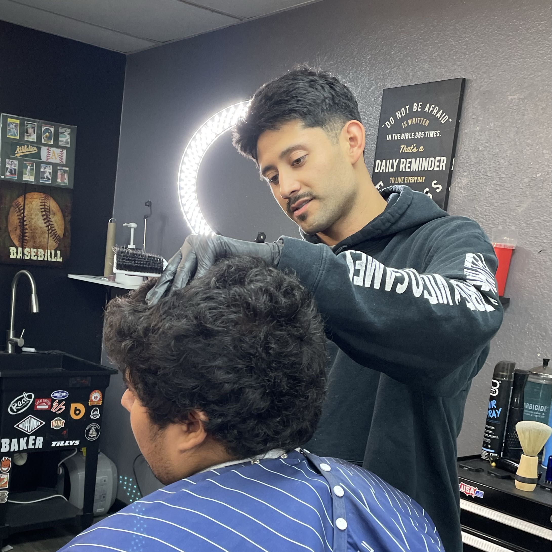 KYLO CUTS, 4823 Stockdale Hwy, Bakersfield, 93309