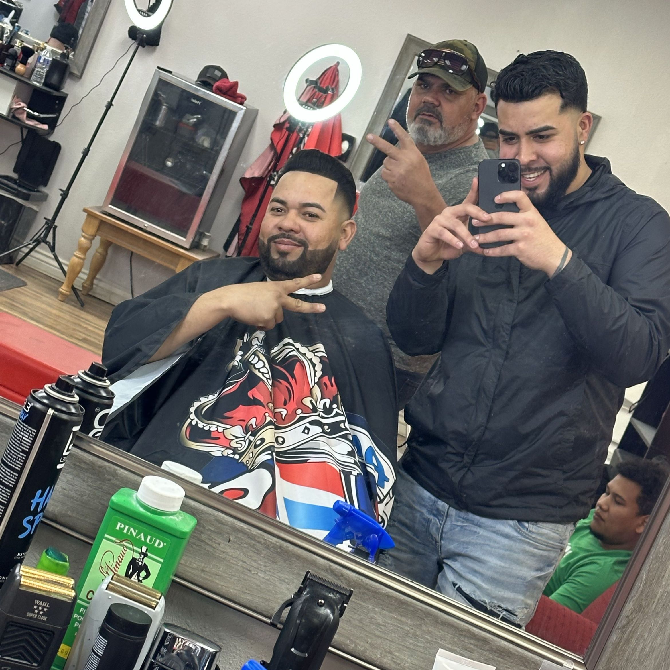 Barbershop, 229 N Academy Blvd, Ale el cubano, Colorado Springs, 80909