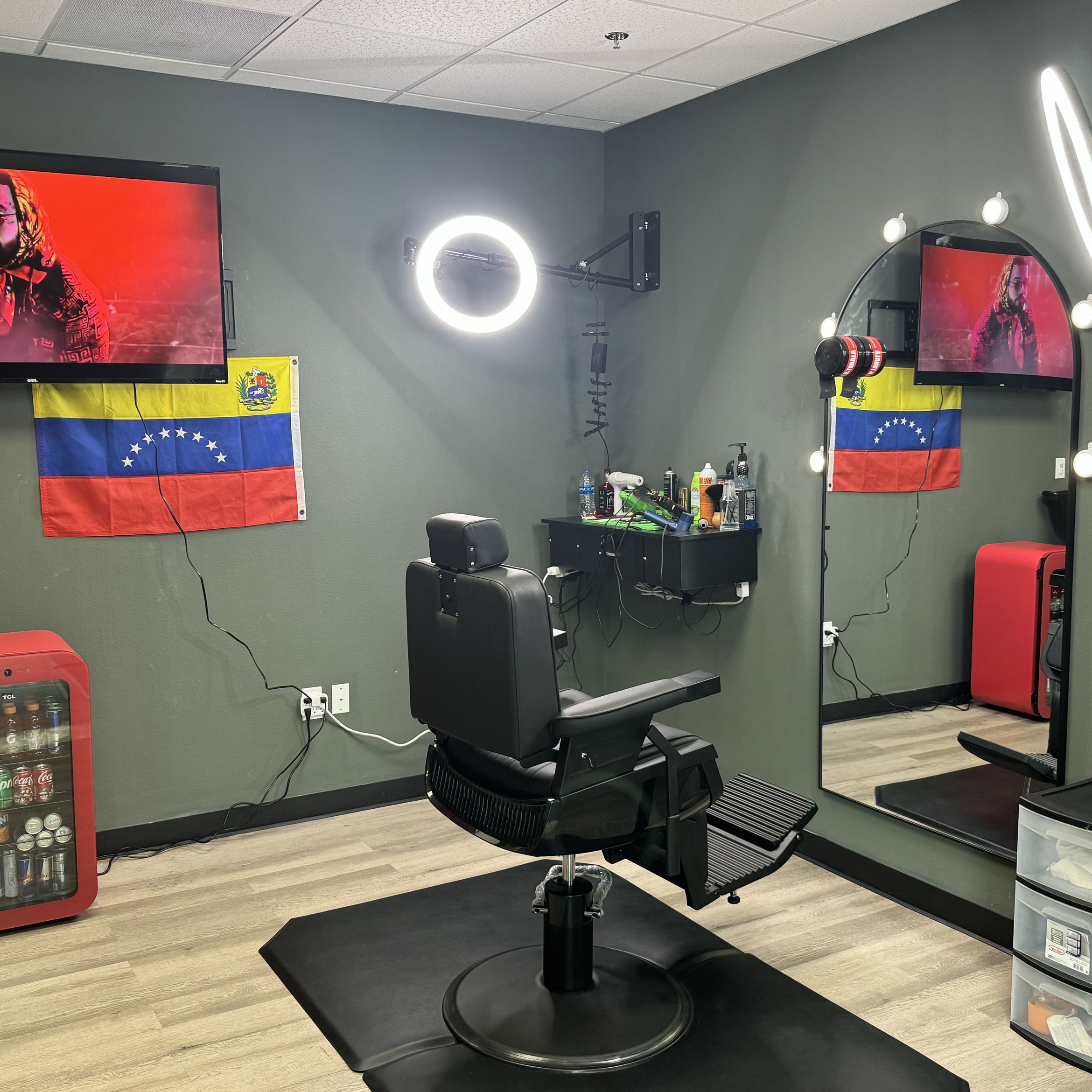 Simón barbershop, 11714 Boudreaux Rd, Suite 213, Tomball, 77375