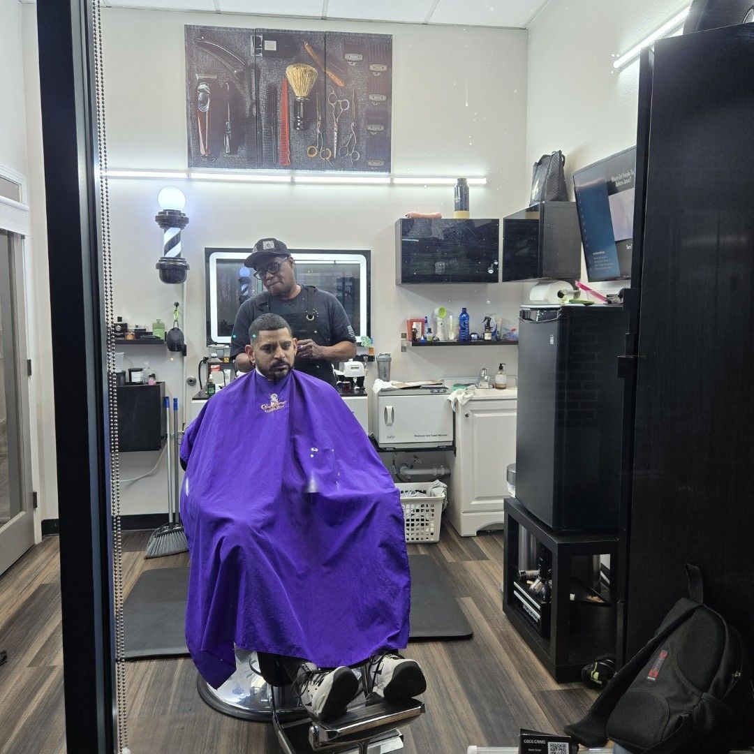 Salon Studios (CeCeCraig MasterBarber), 1151 Hammond Dr, Suite 200 Studio 126, 109, Dunwoody, 30346