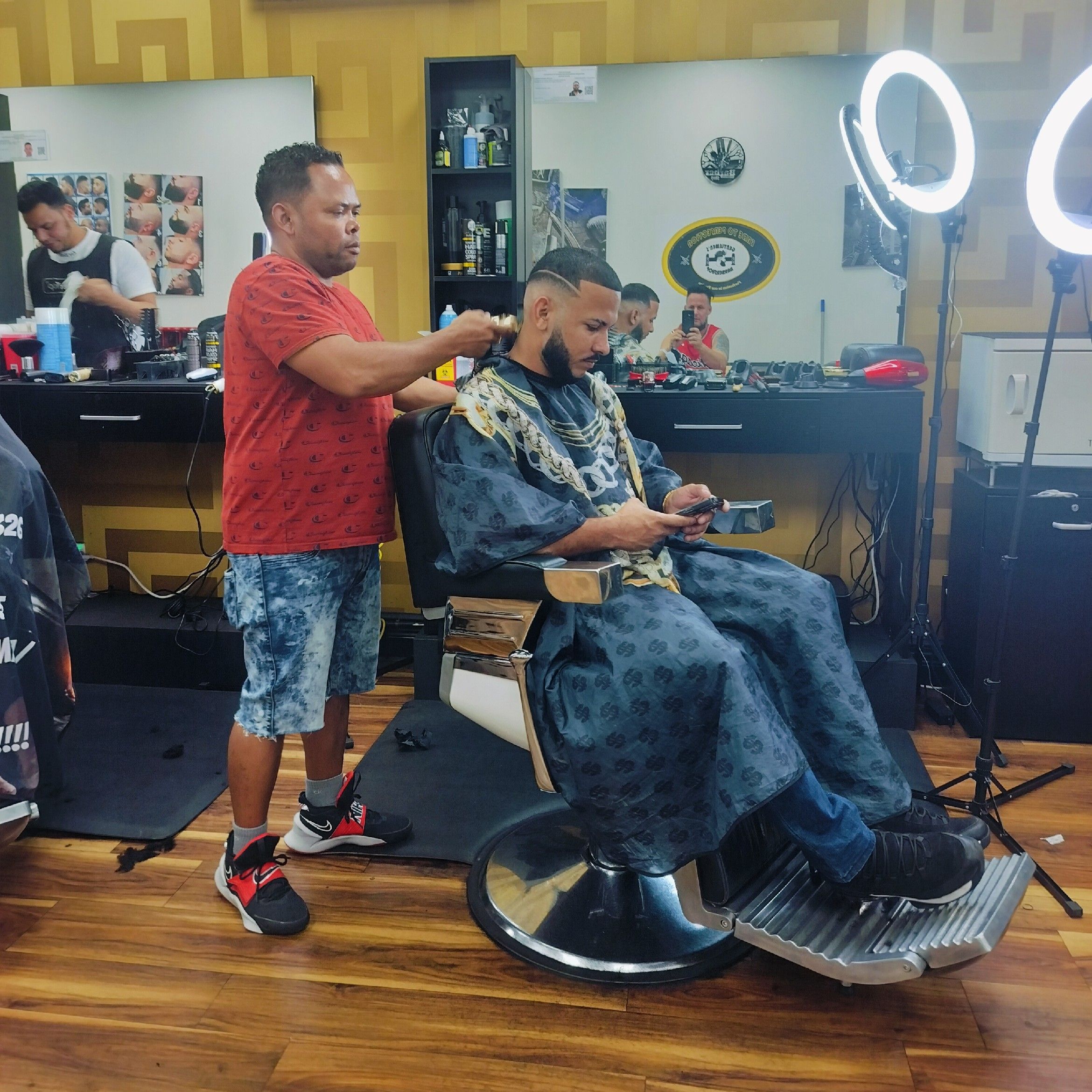 Barber Onel, 7709 W Hillsborough Ave, Tampa, 33615