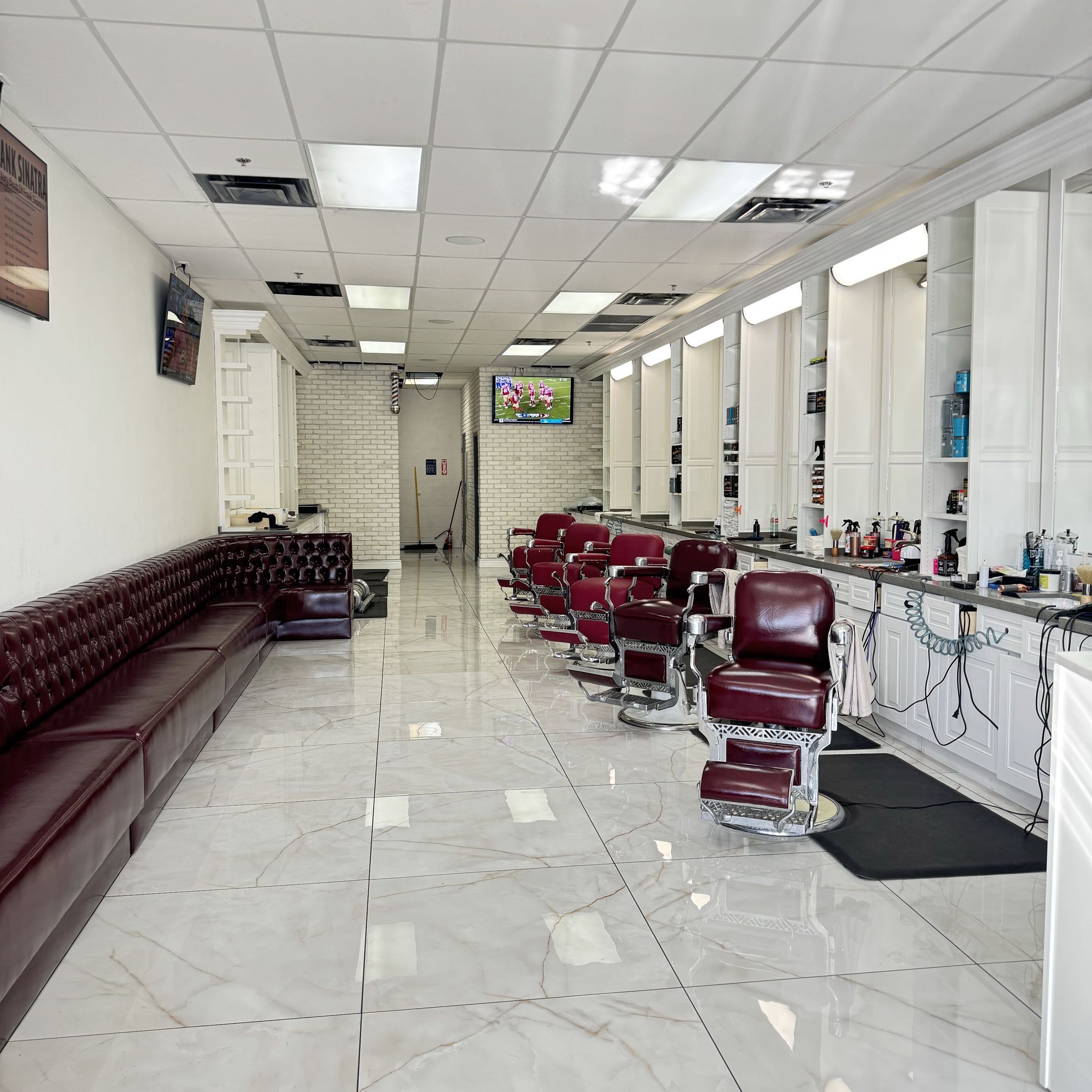 Original jhonnys barbershop, 710 W Elliot Rd, Suite 105, Tempe, 85284