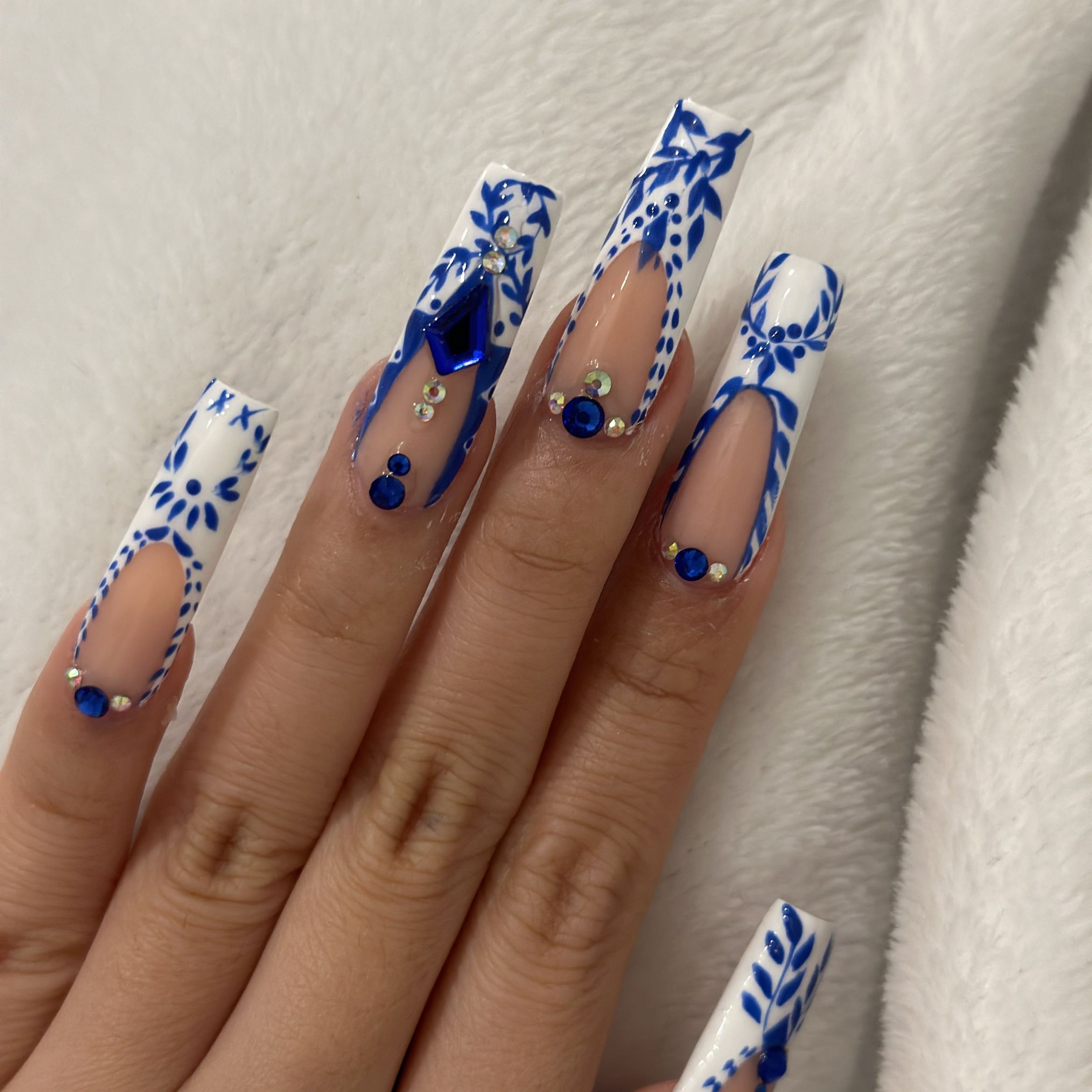 Nina Pham @ Royal Nails Day Spa, 1702 Pooler Pkwy, Suite 105, Pooler, 31322