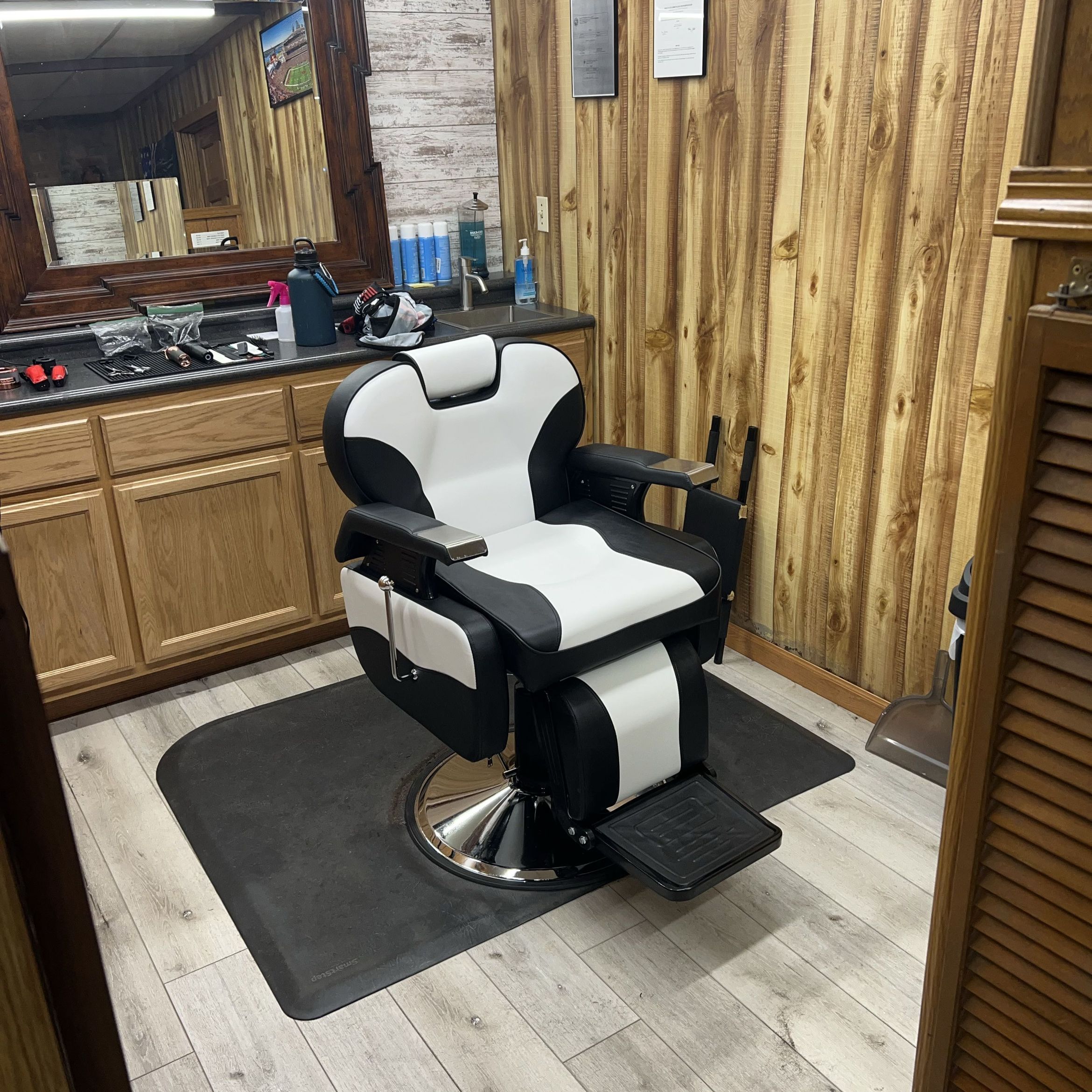 Barbershop, 110 W Butler St, Fort Recovery, 45846