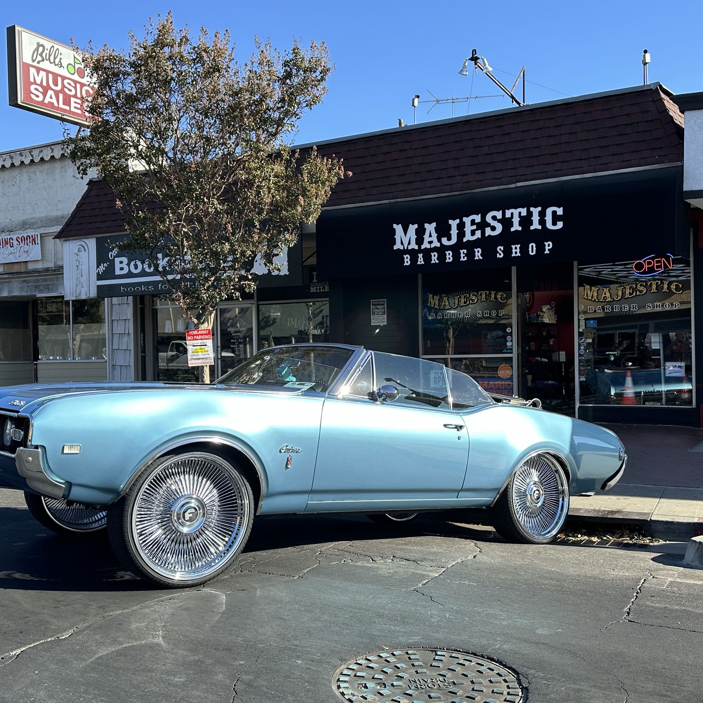 Majestic Barber Shop, 2300 Pacific Ave, Stockton, 95204