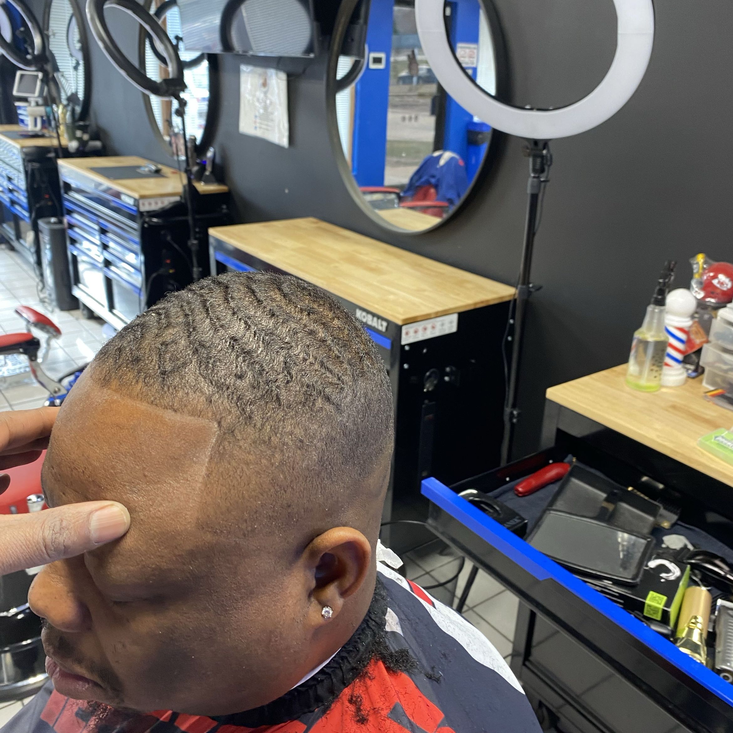 Deandre cuts, 11110 Fort St, Omaha, 68164