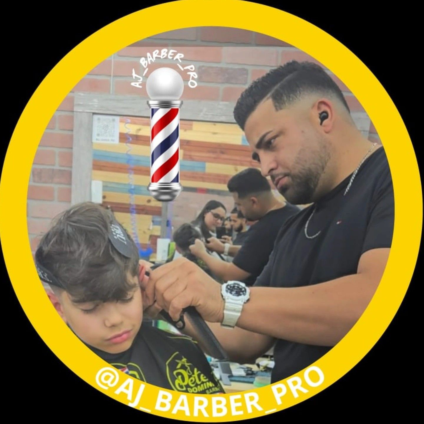 Alejandro_Barber_Pro, 11300 Katy Fwy, Houston, 77043