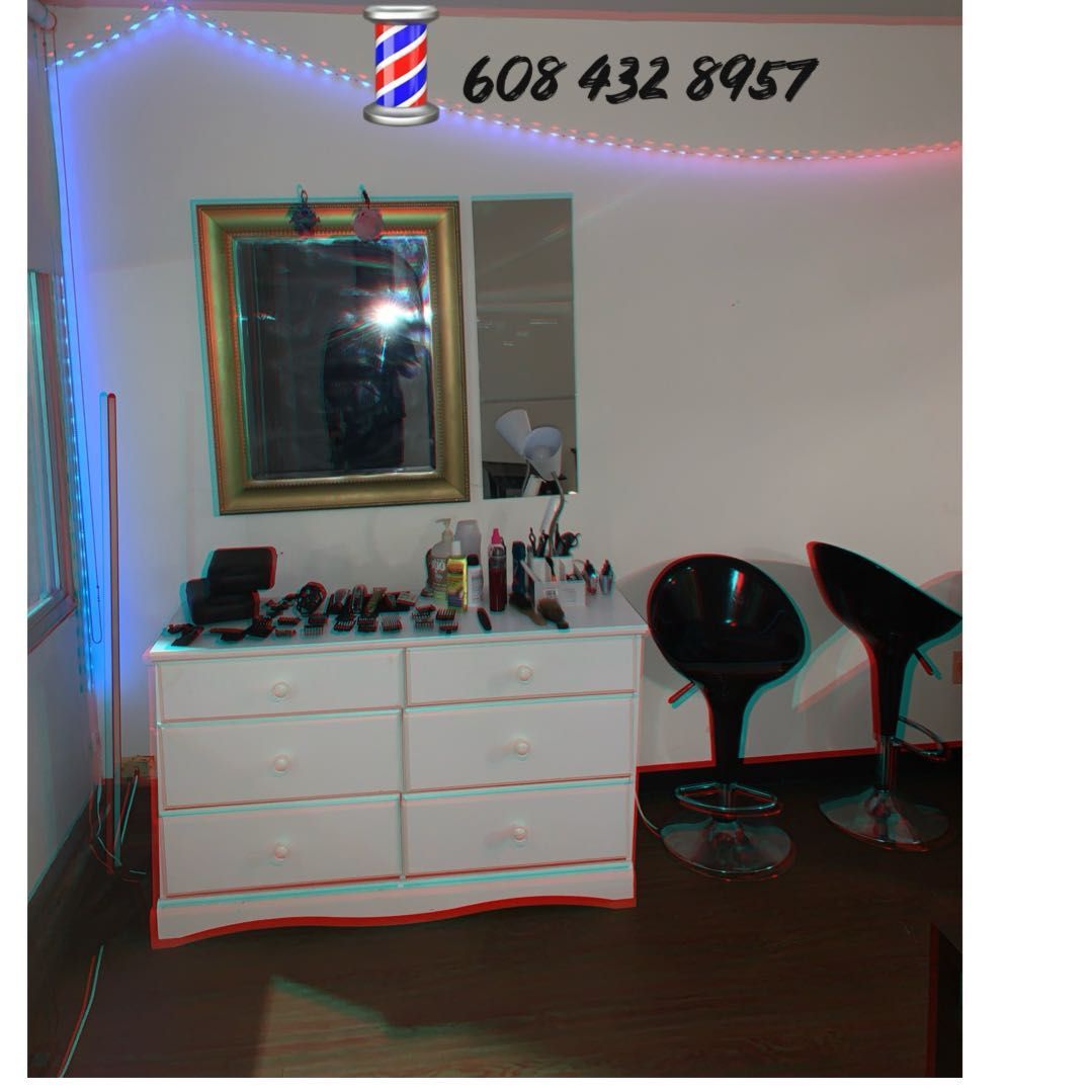 Casperr_barber@, 17 N Milwaukee St, Apt 208, Apt 208, Milwaukee, 53233