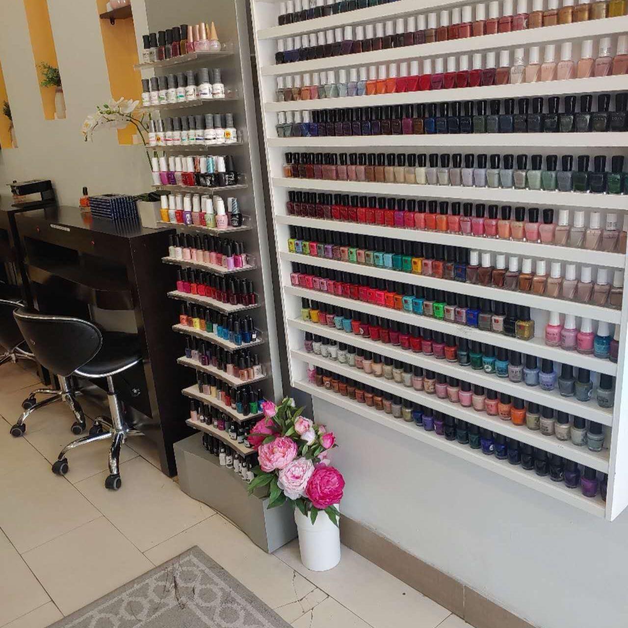 Leisure Nails &Spa, 860 10th Ave, New York, 10019